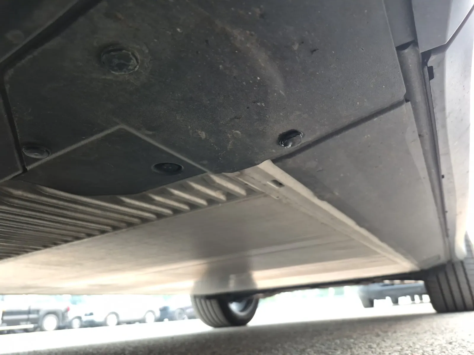Undercarriage - Driver Photo