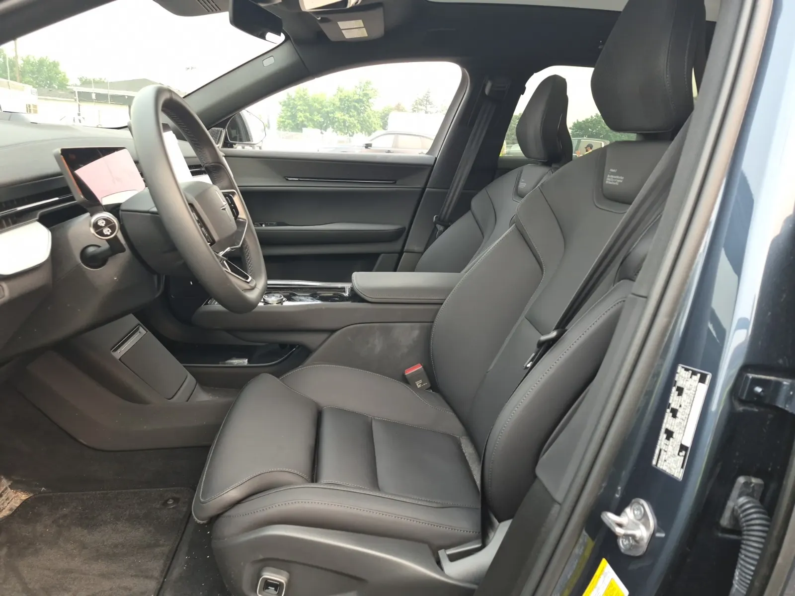 Front Interior Photo