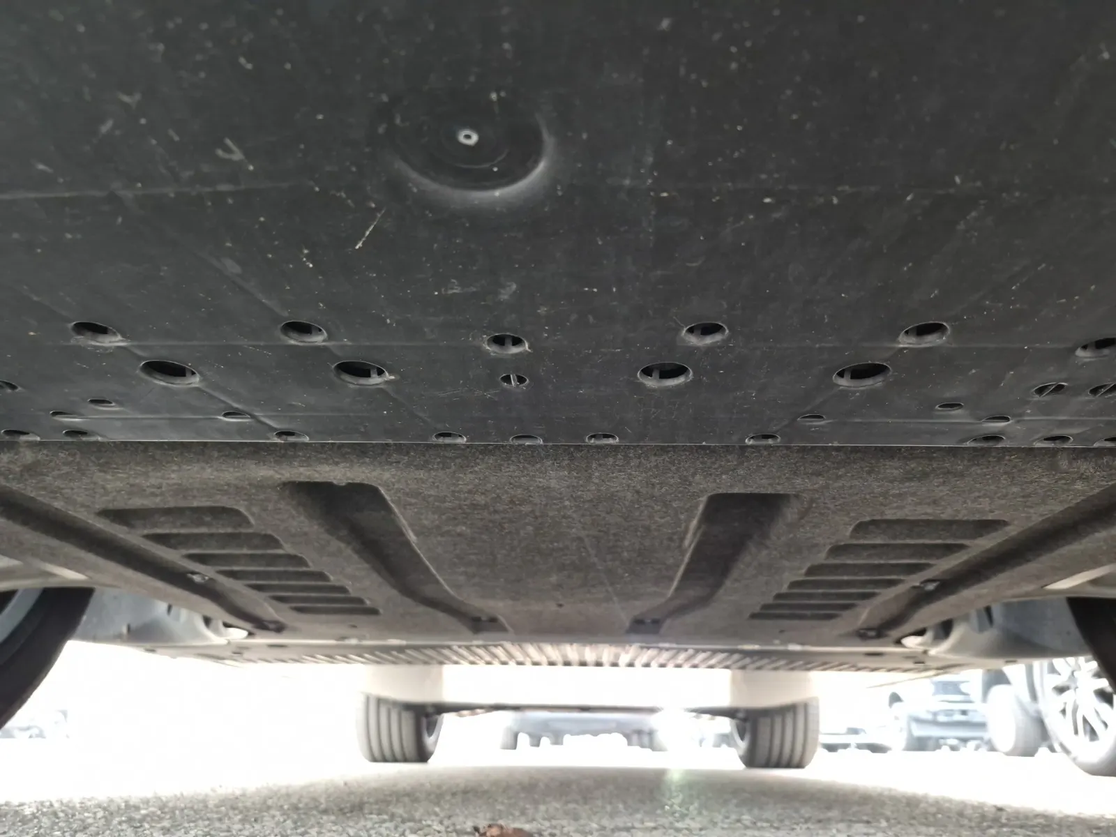 Undercarriage - Front Photo