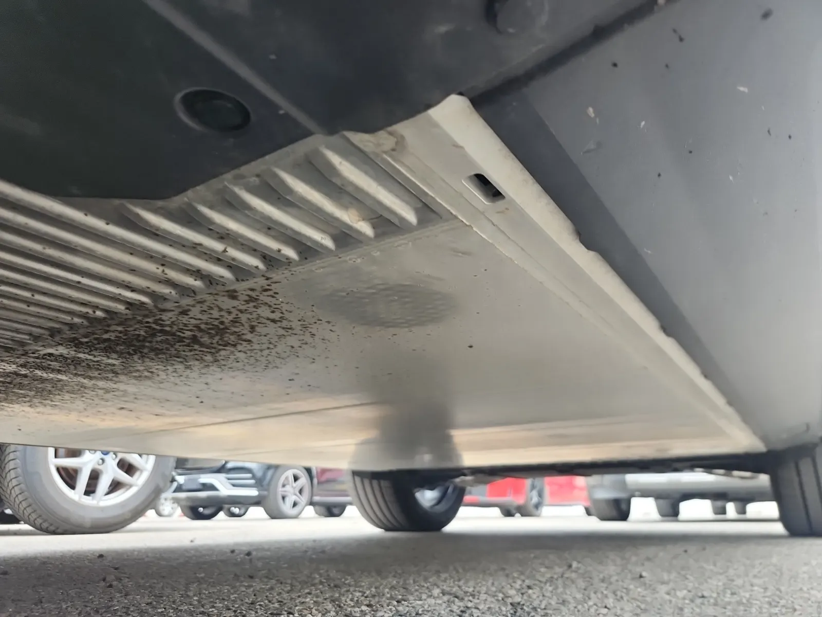 Undercarriage - Driver Photo