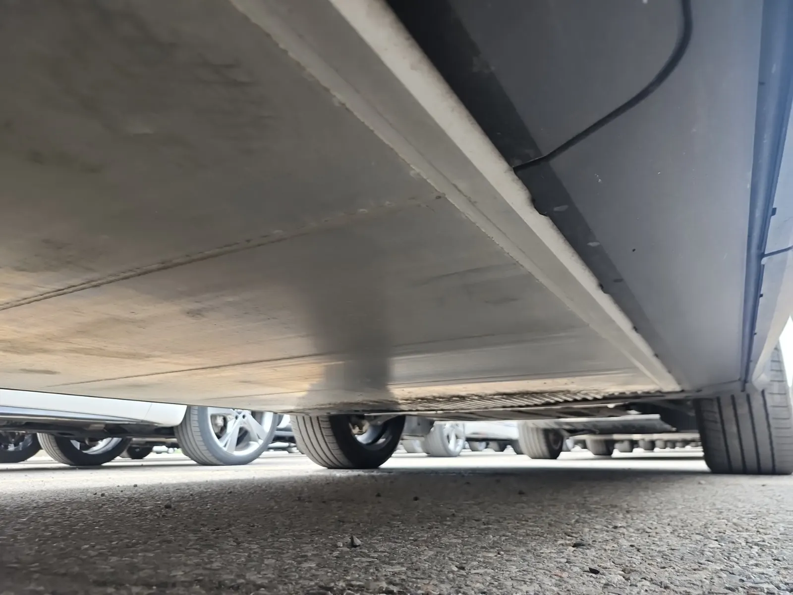 Undercarriage - Passenger Photo