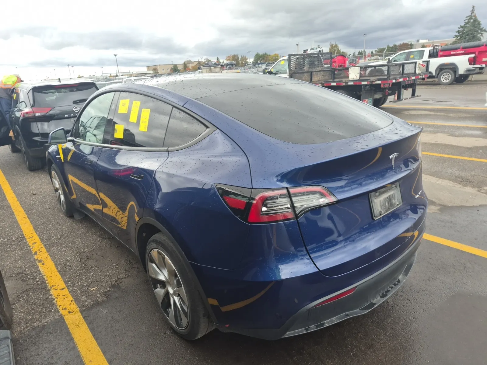 Driver Rear 3/4 Photo