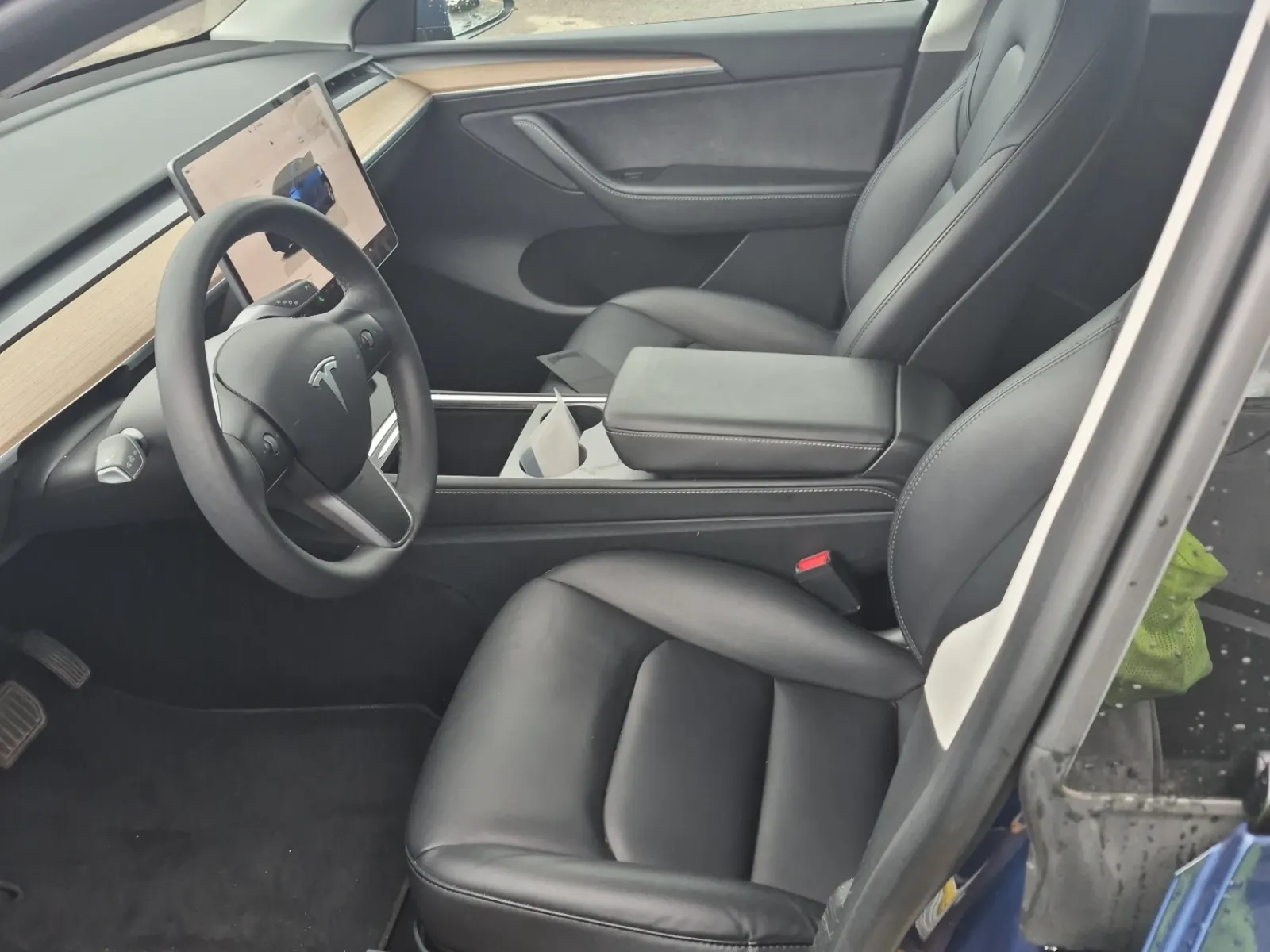 Front Interior Photo