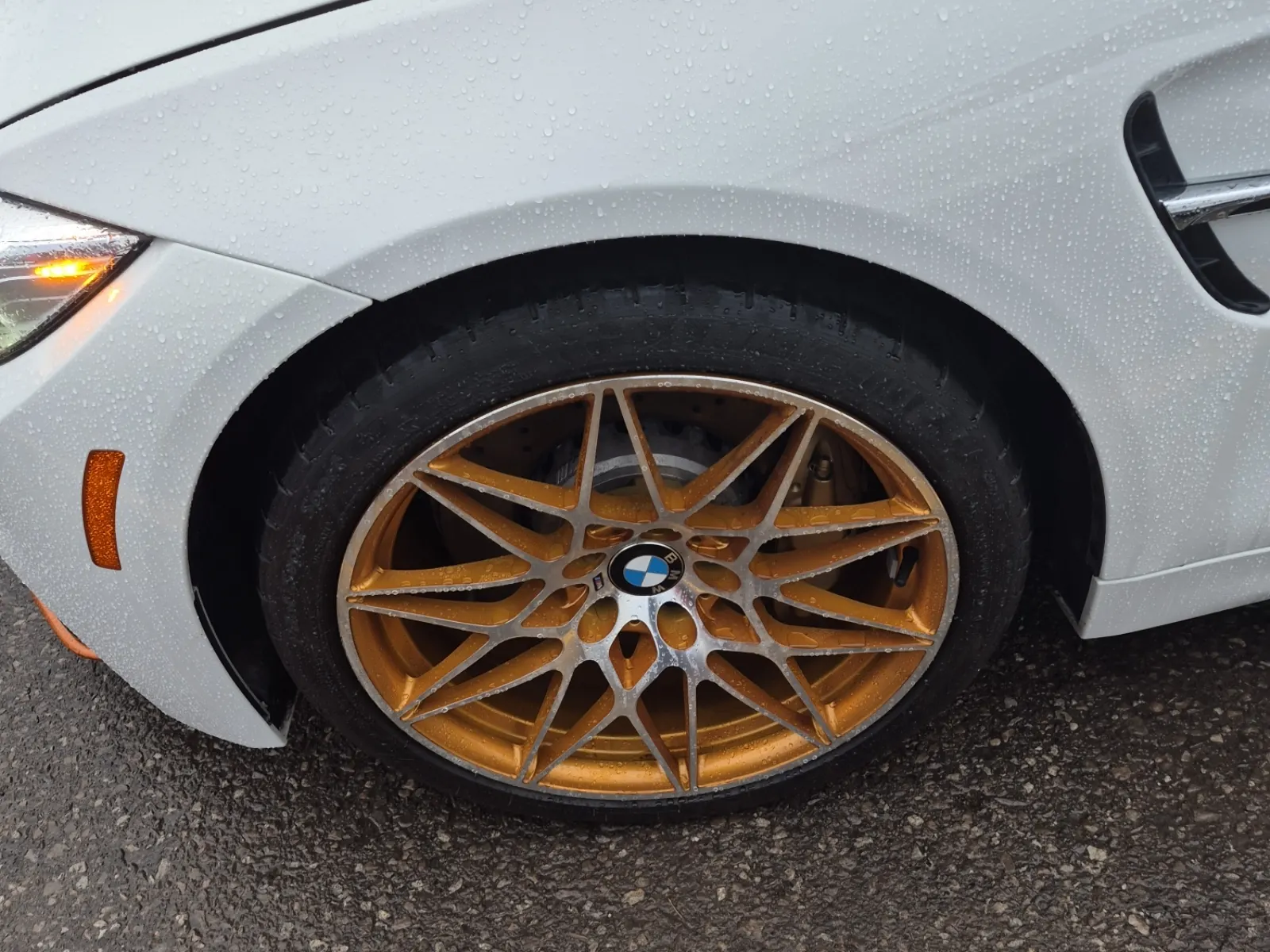 Front driver wheel/tire photo