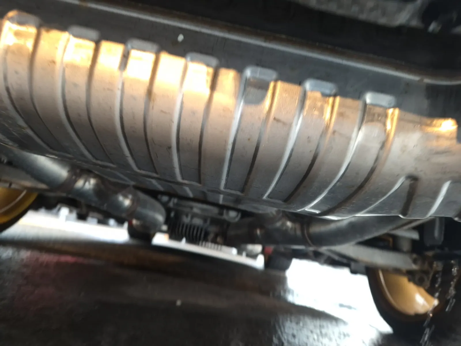 Undercarriage - Rear Photo
