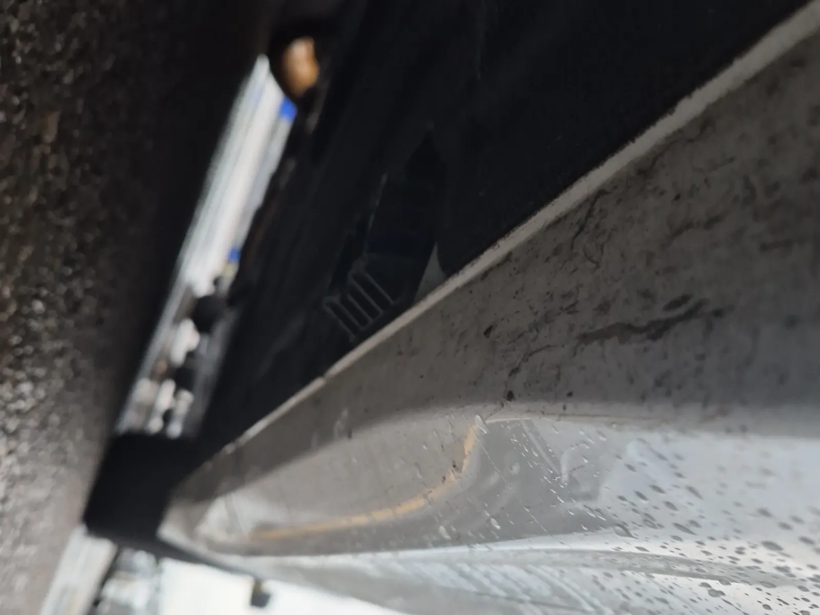 Undercarriage - Driver Photo