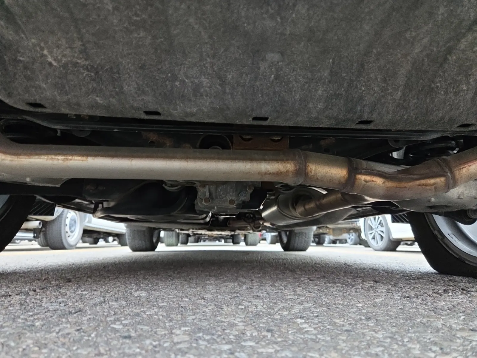 Undercarriage - Rear Photo