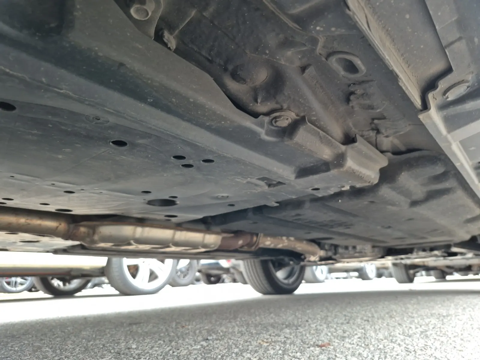 Undercarriage - Passenger Photo