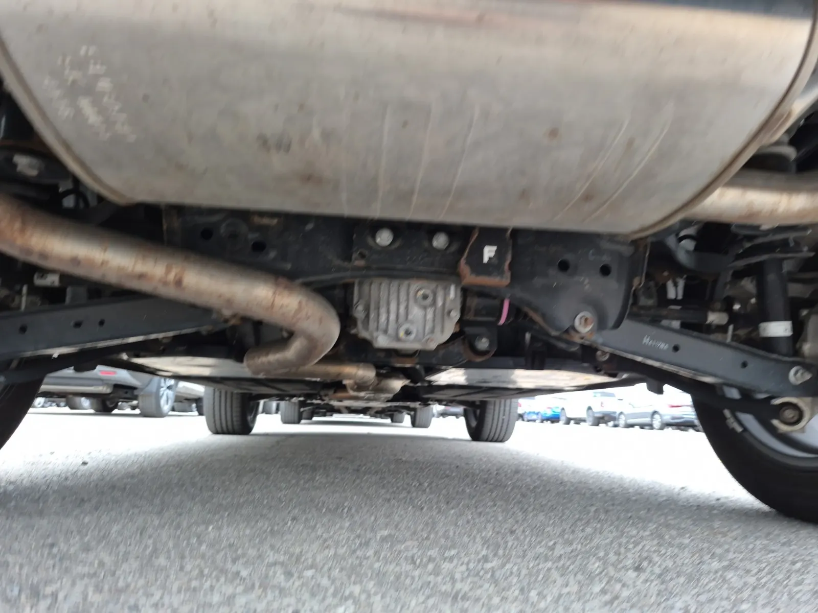 Undercarriage - Rear Photo
