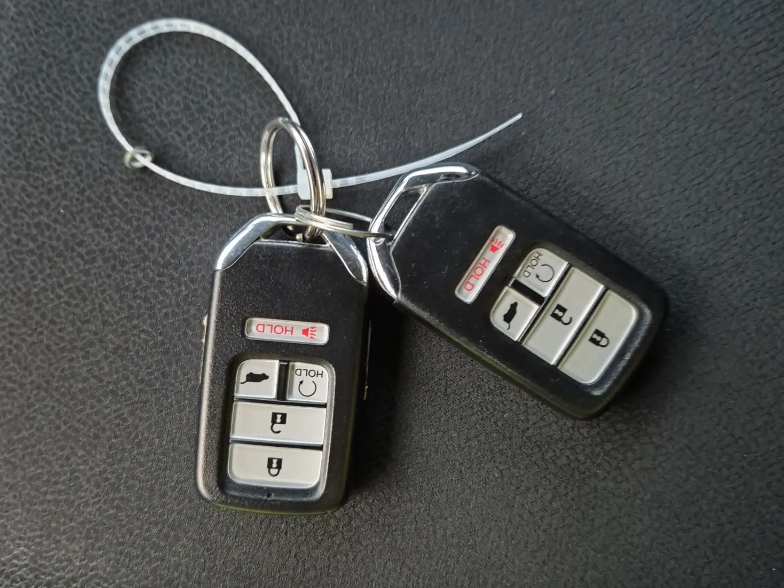 Keys/Fobs/Manual Photo