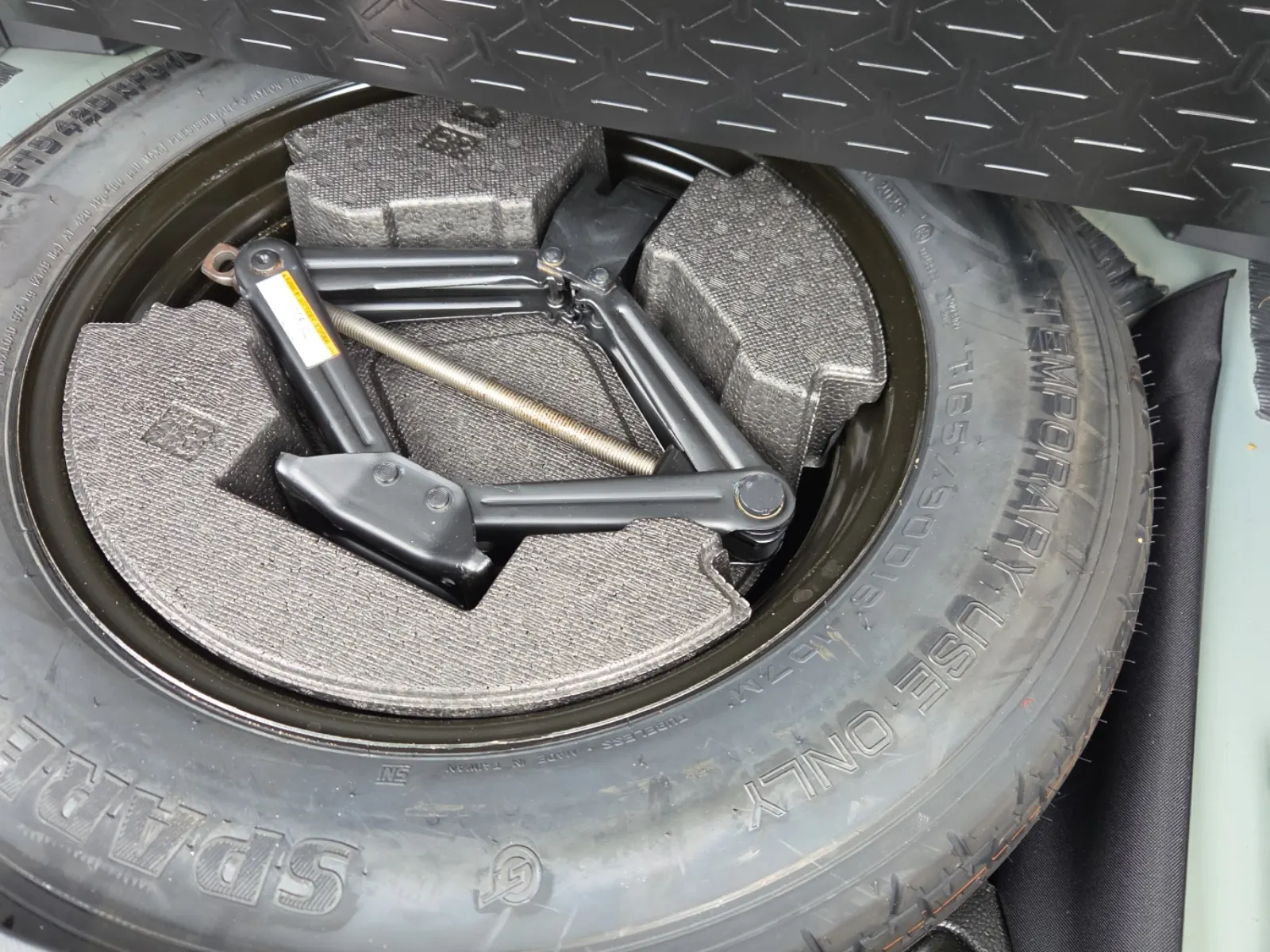Spare Tire & Wheel Photo