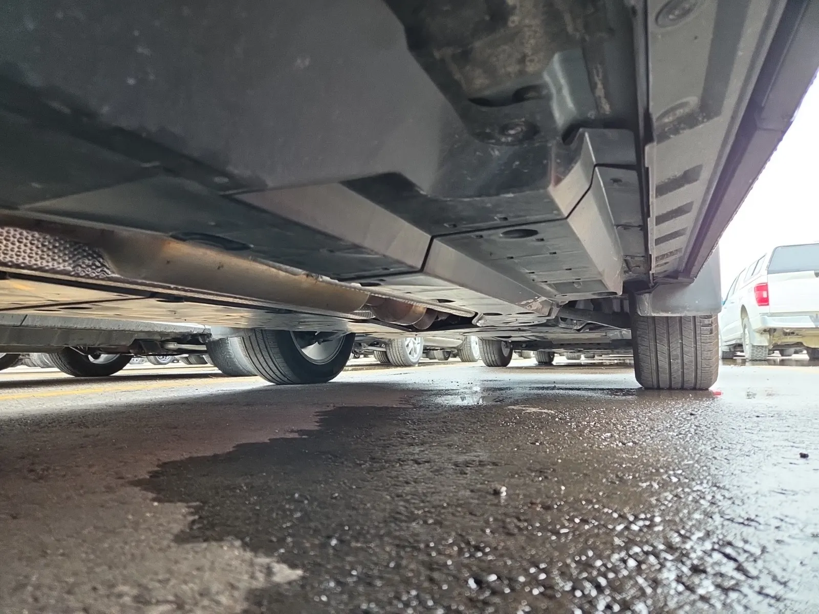 Undercarriage - Passenger Photo