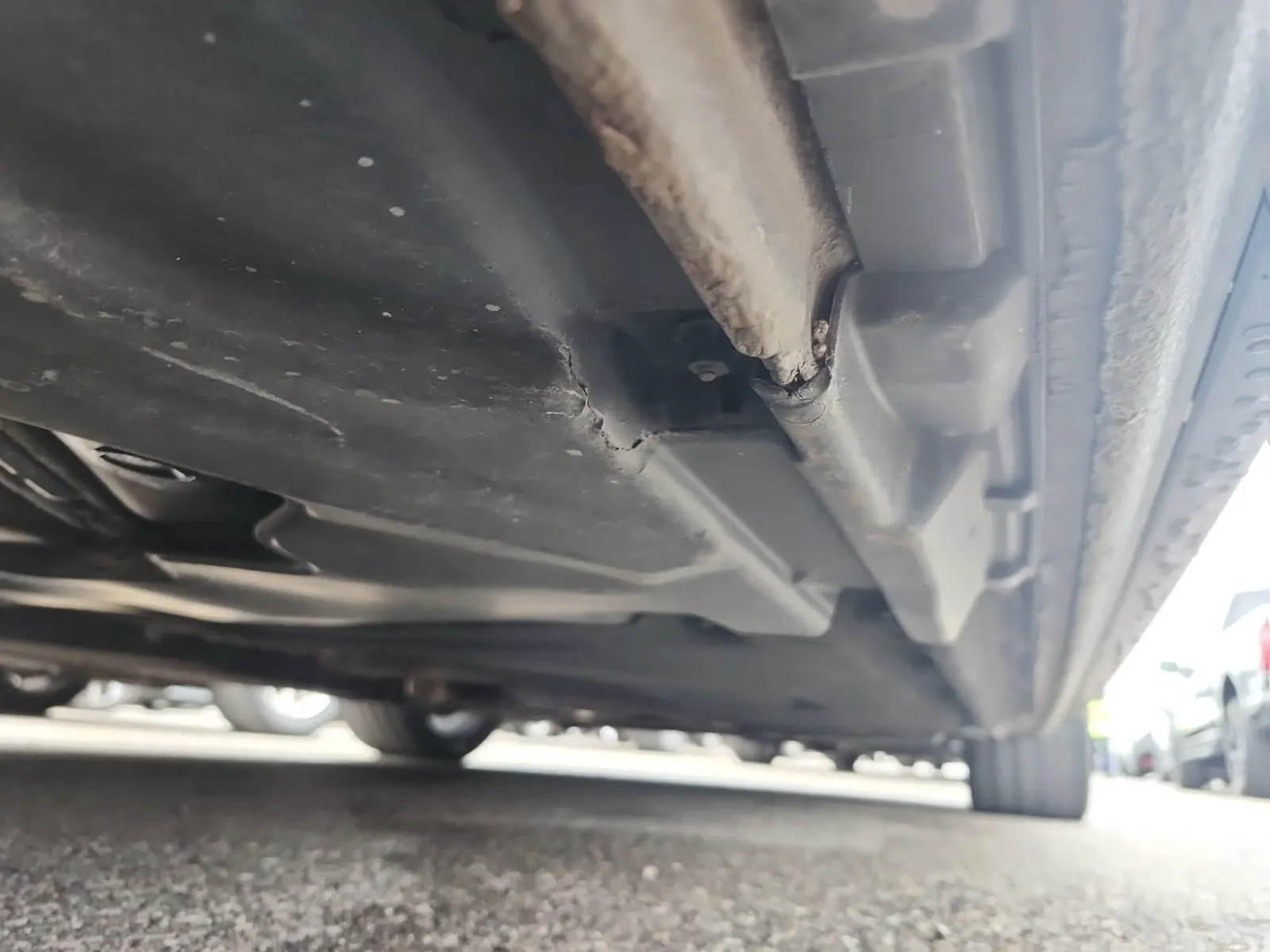 Undercarriage - Passenger Photo