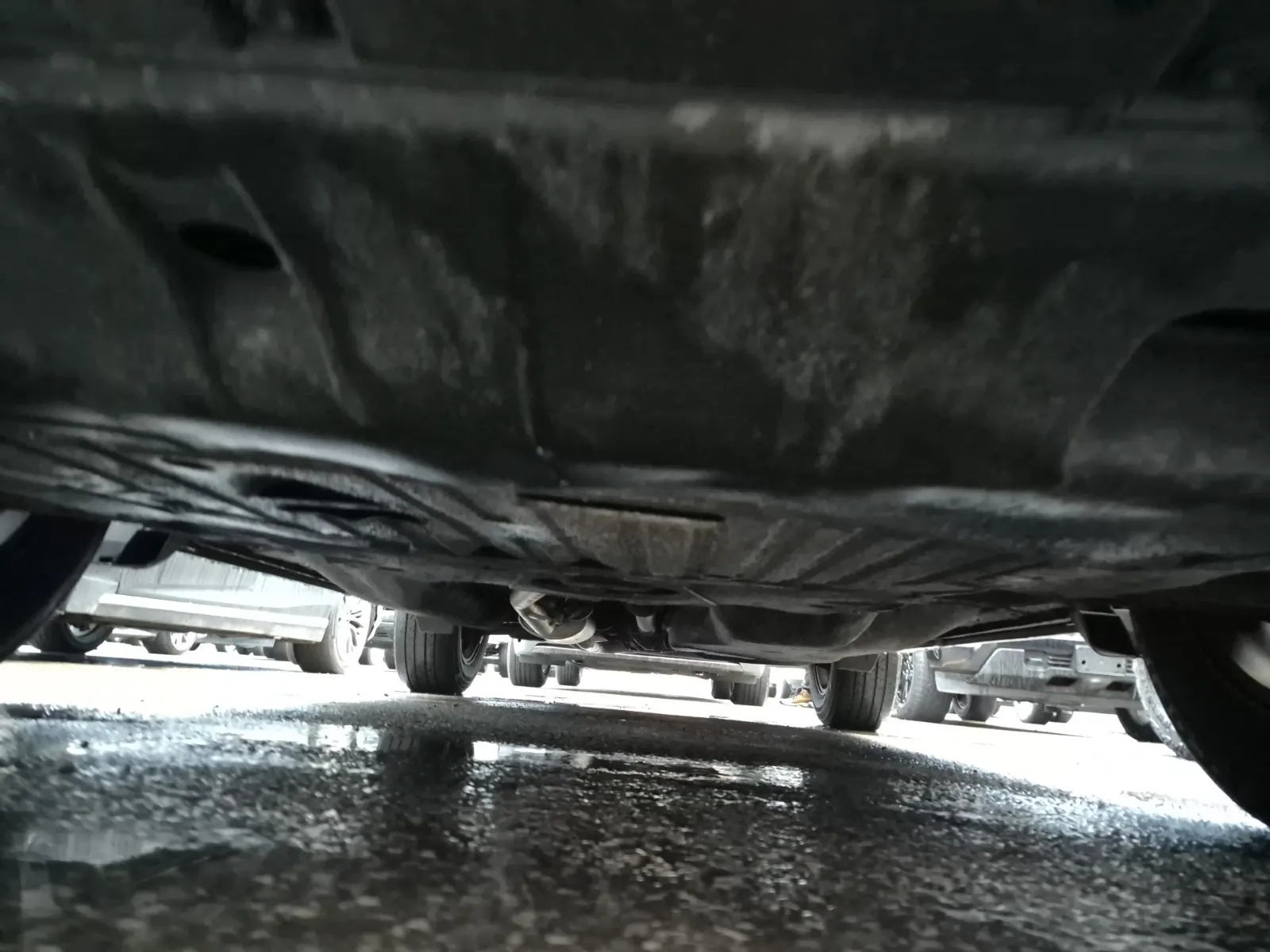 Undercarriage - Front Photo