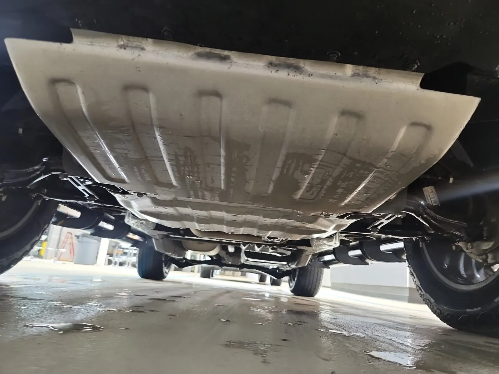 Undercarriage - Front Photo