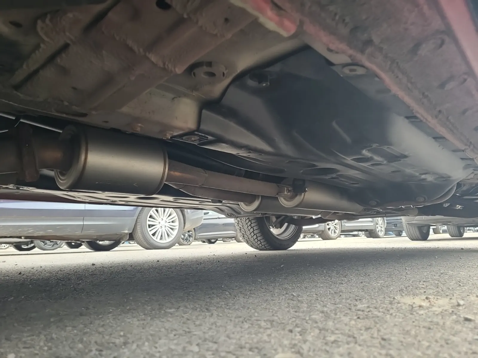 Undercarriage - Driver Photo