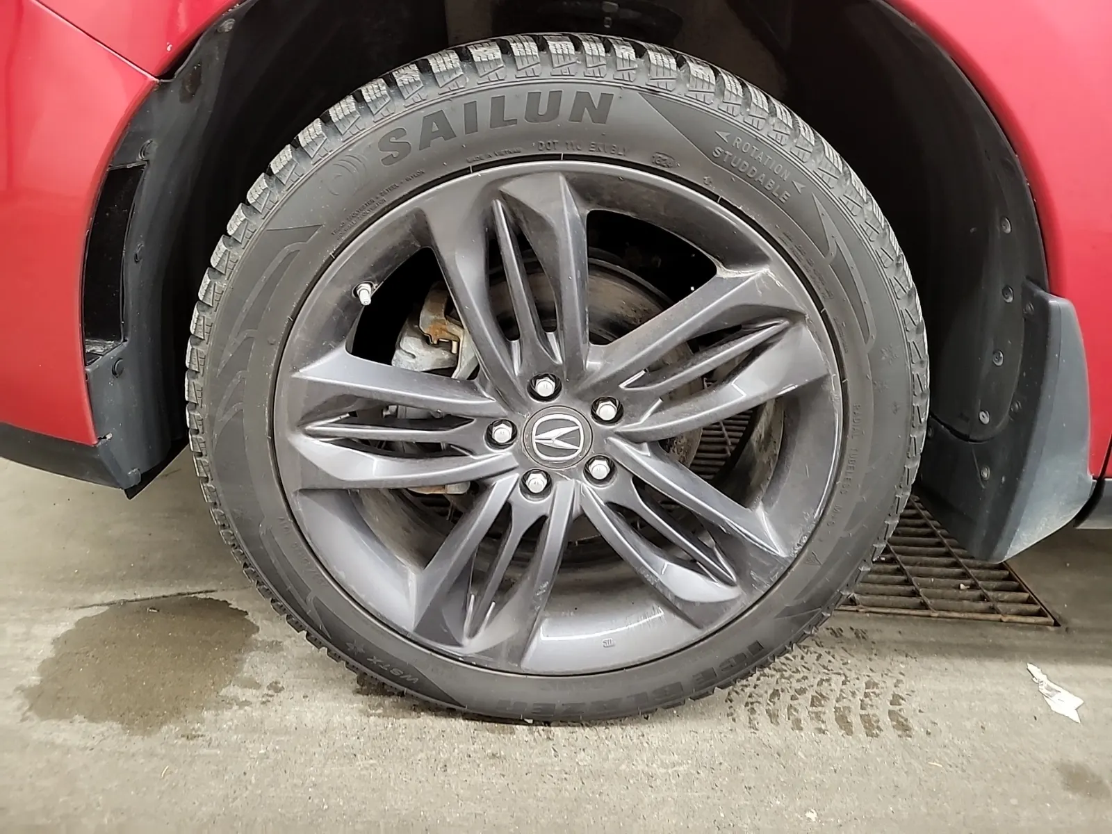 Front driver wheel/tire photo