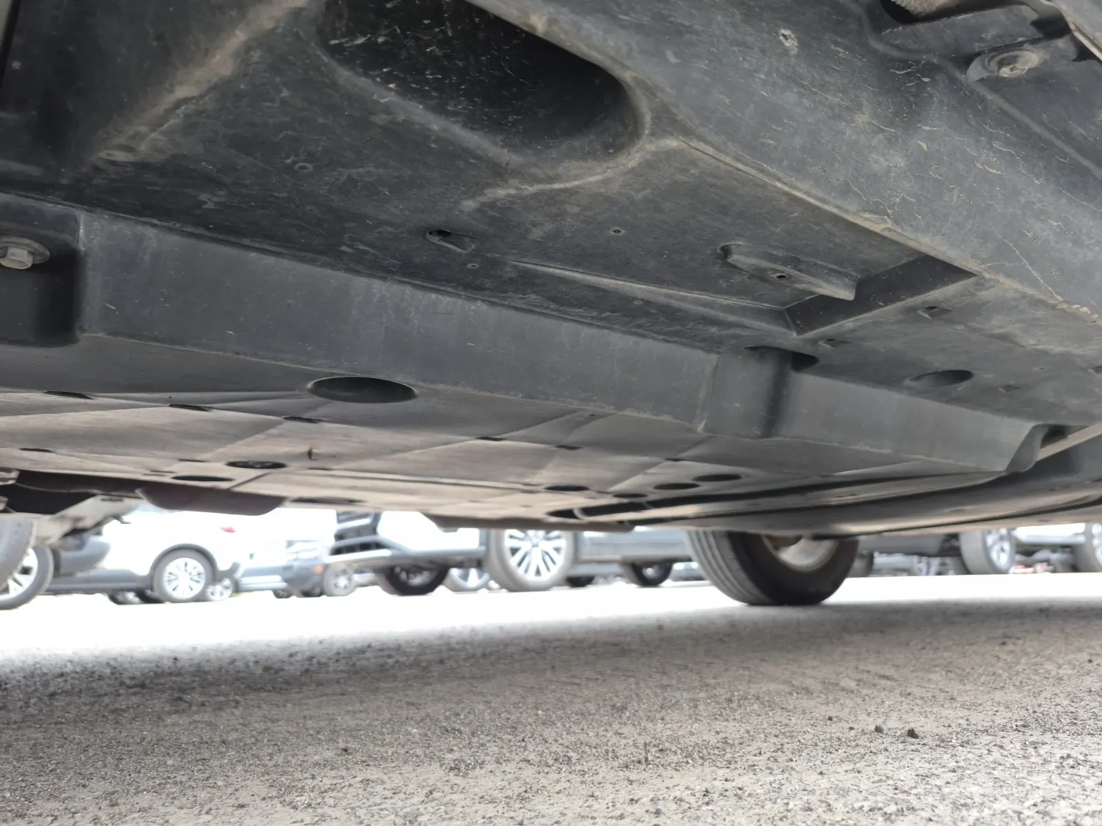 Undercarriage - Driver Photo