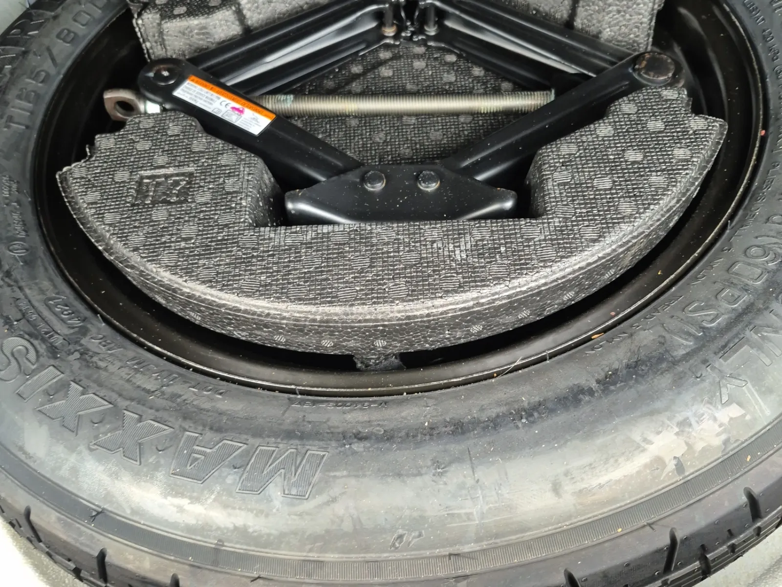 Spare Tire & Wheel Photo