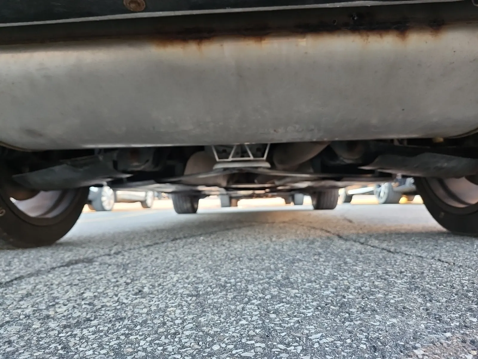 Undercarriage - Rear Photo