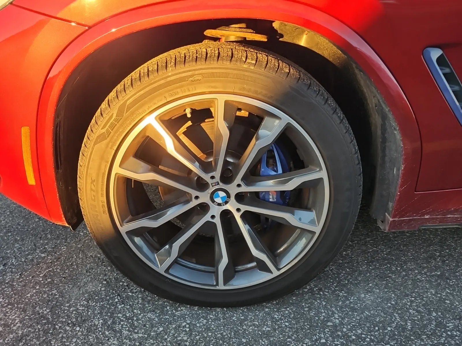Front driver wheel/tire photo