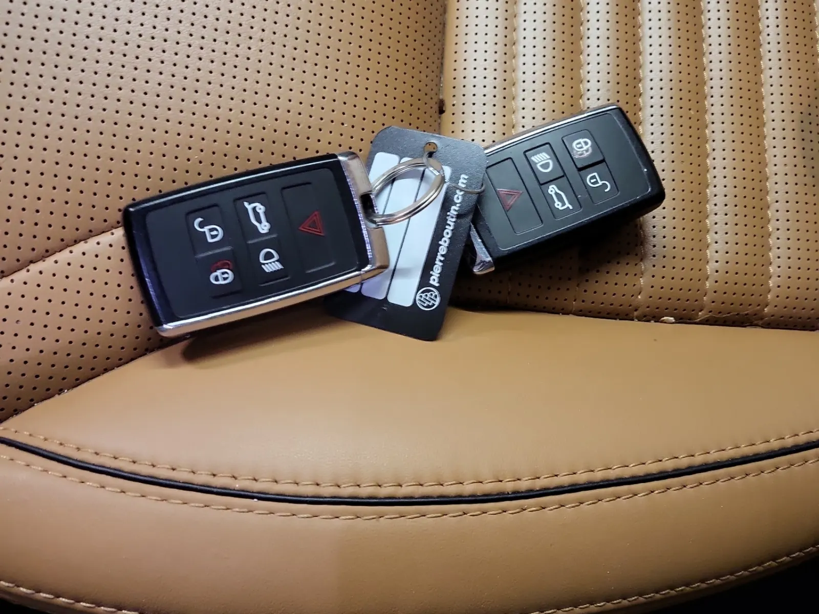 Keys/Fobs/Manual Photo