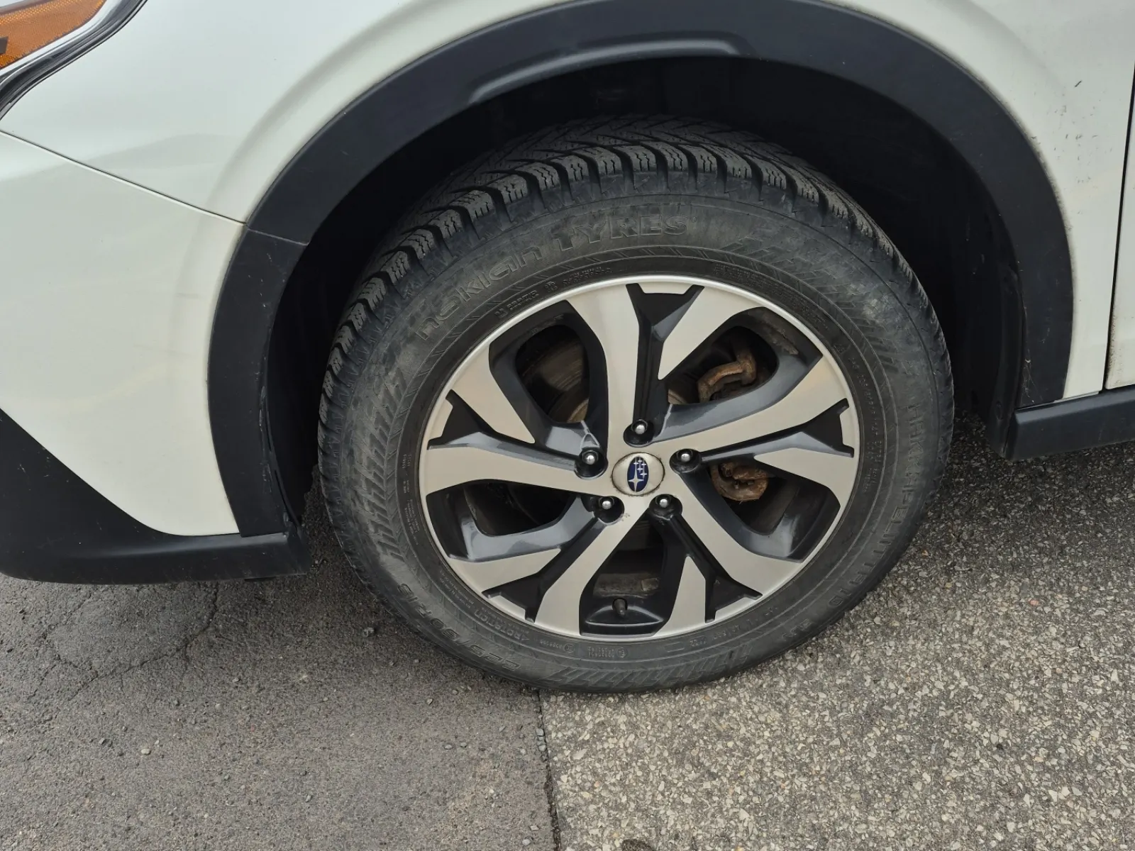Front driver wheel/tire photo
