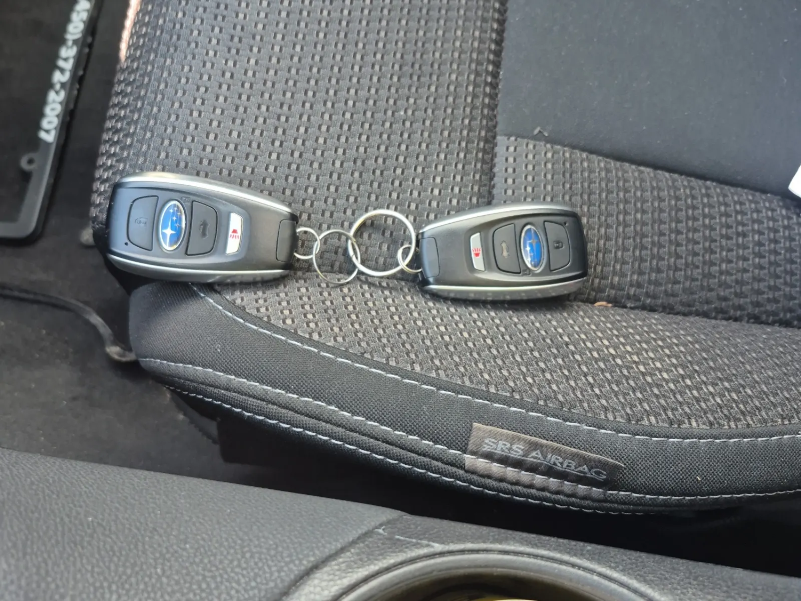 Keys/Fobs/Manual Photo