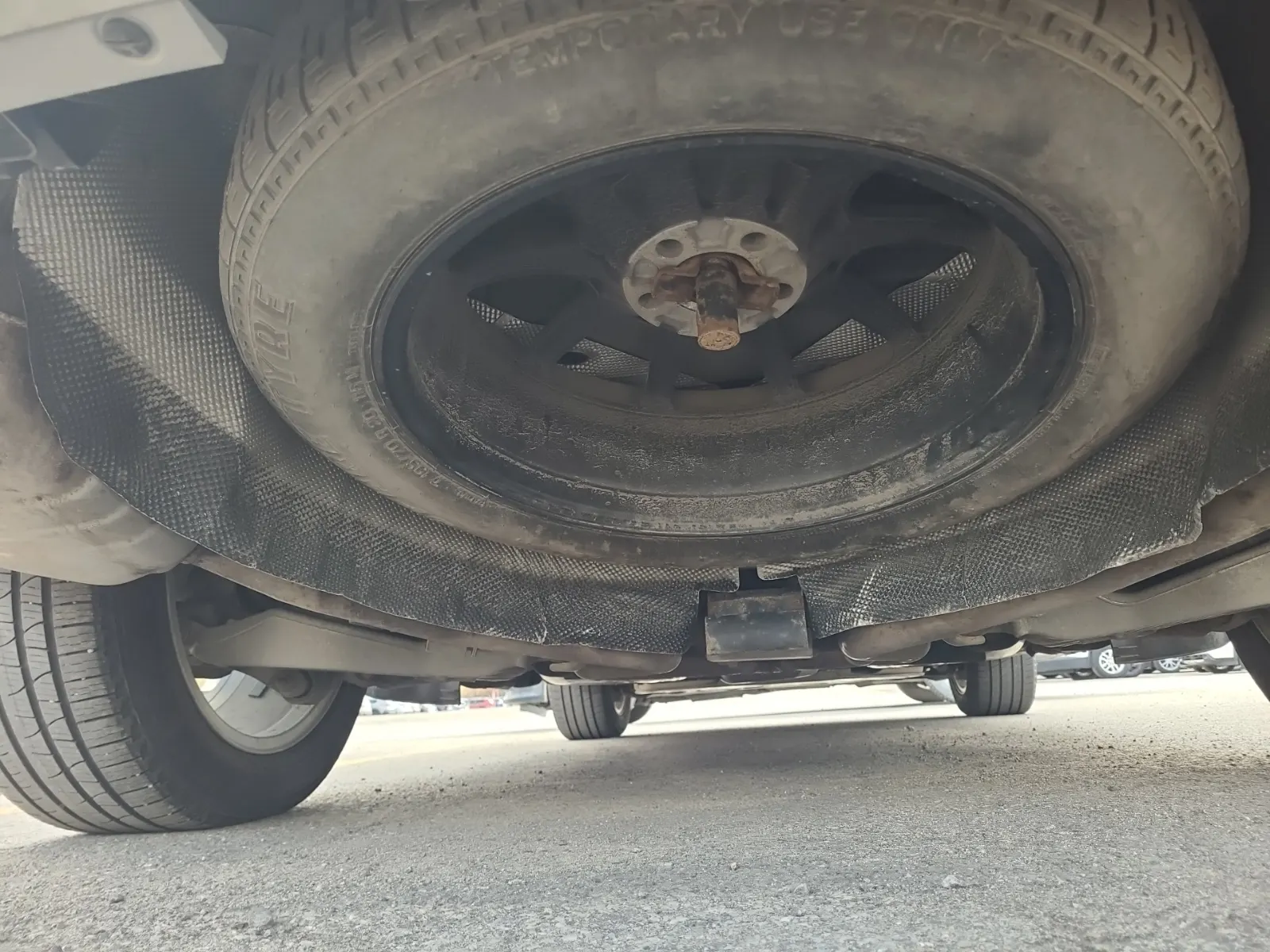 Undercarriage - Rear Photo