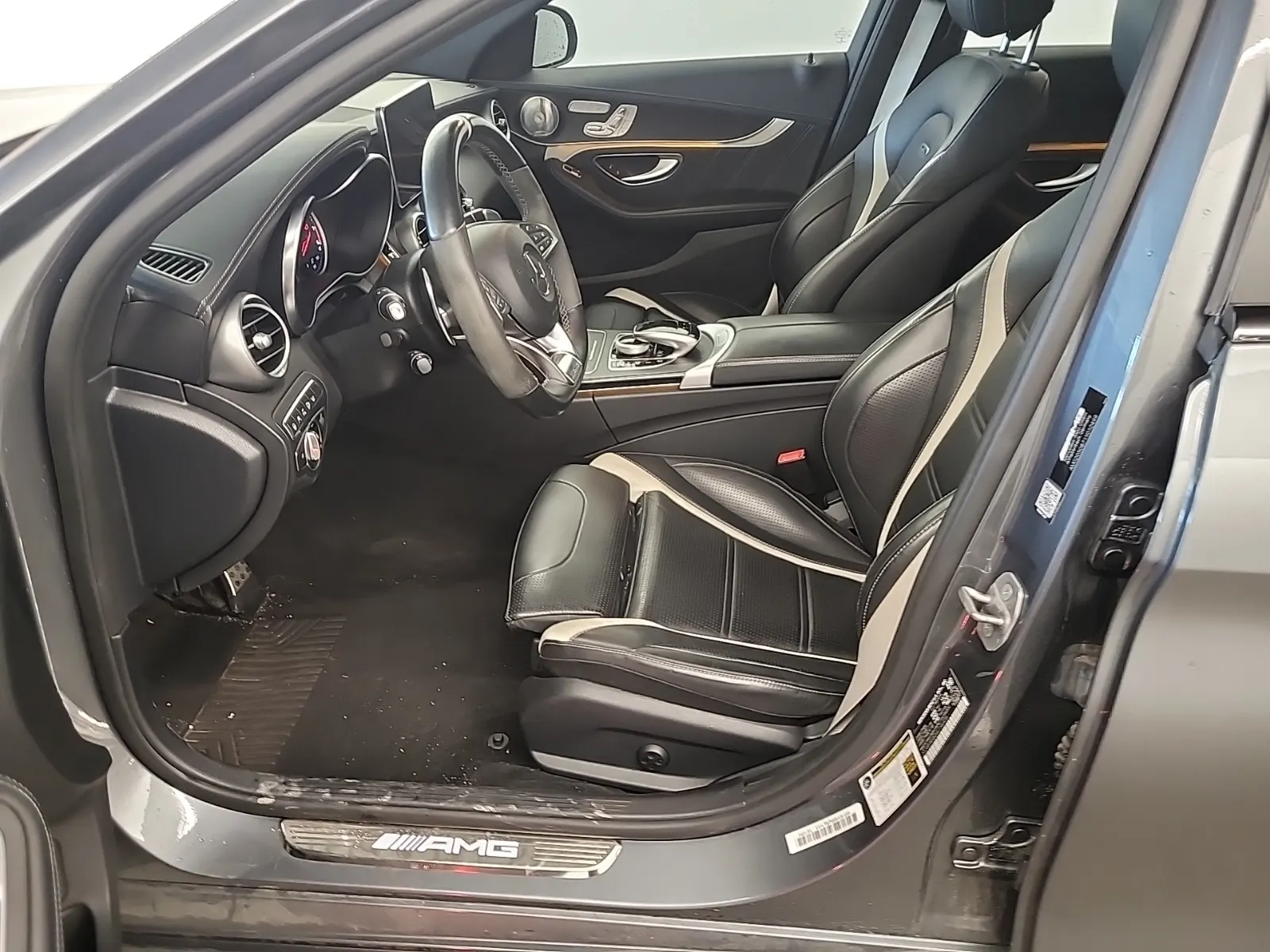 Front Interior Photo