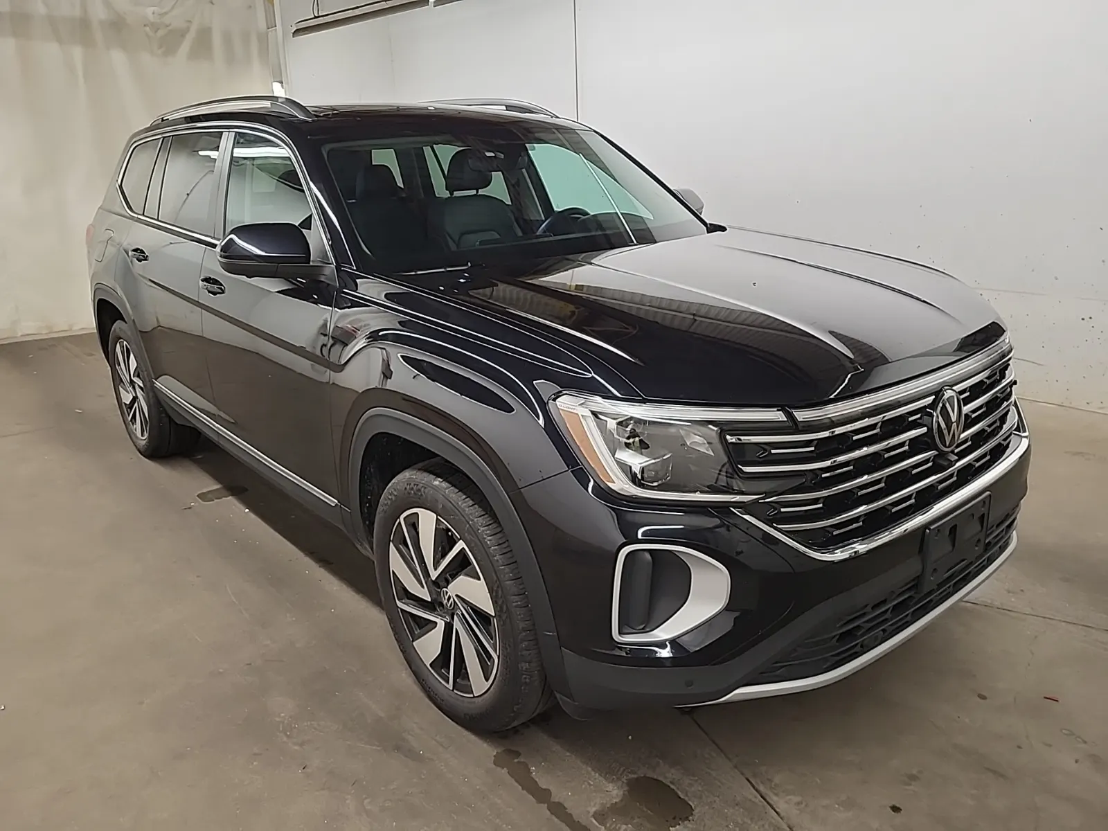 Passenger Front 3/4 Photo