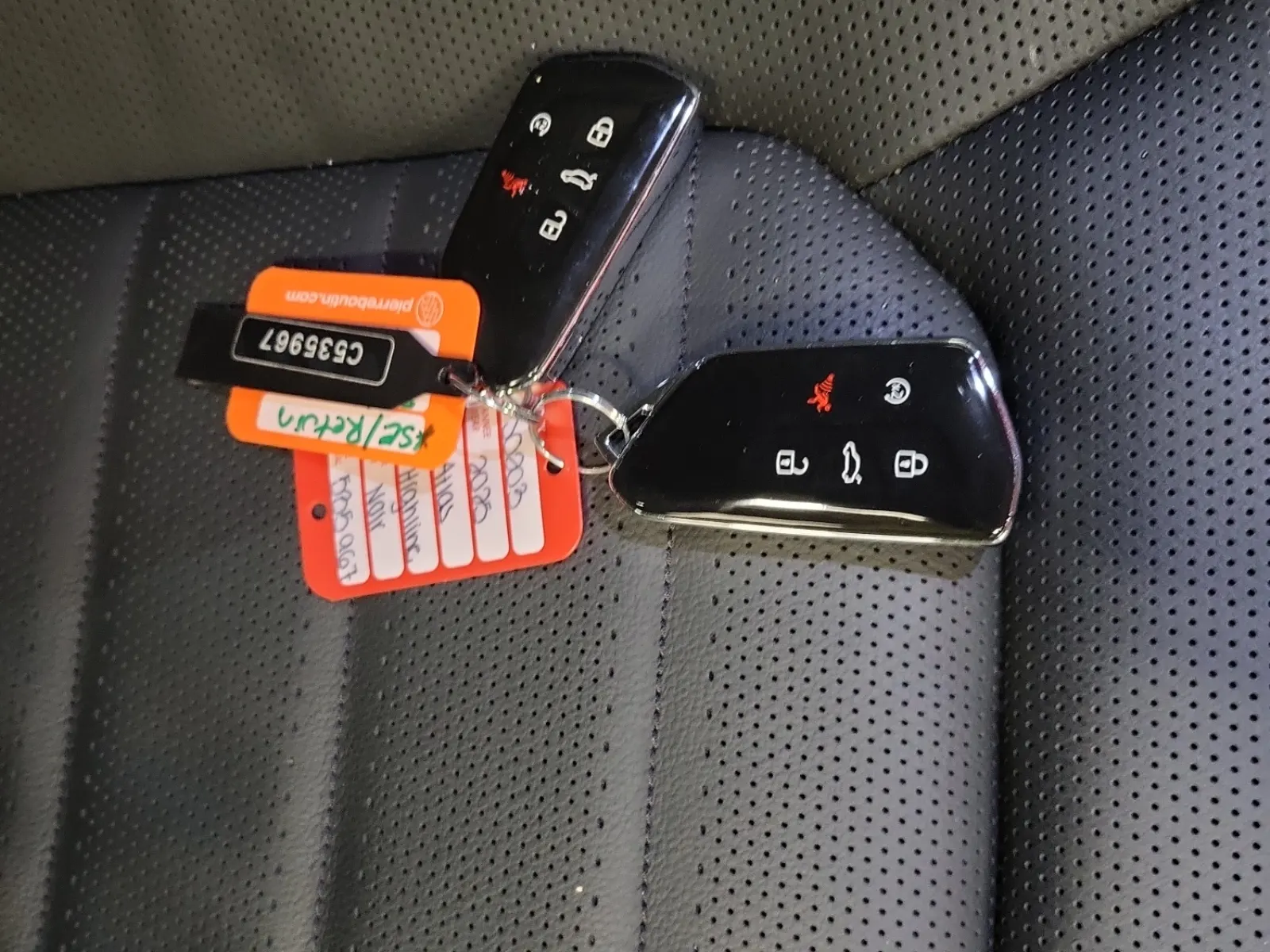 Keys/Fobs/Manual Photo