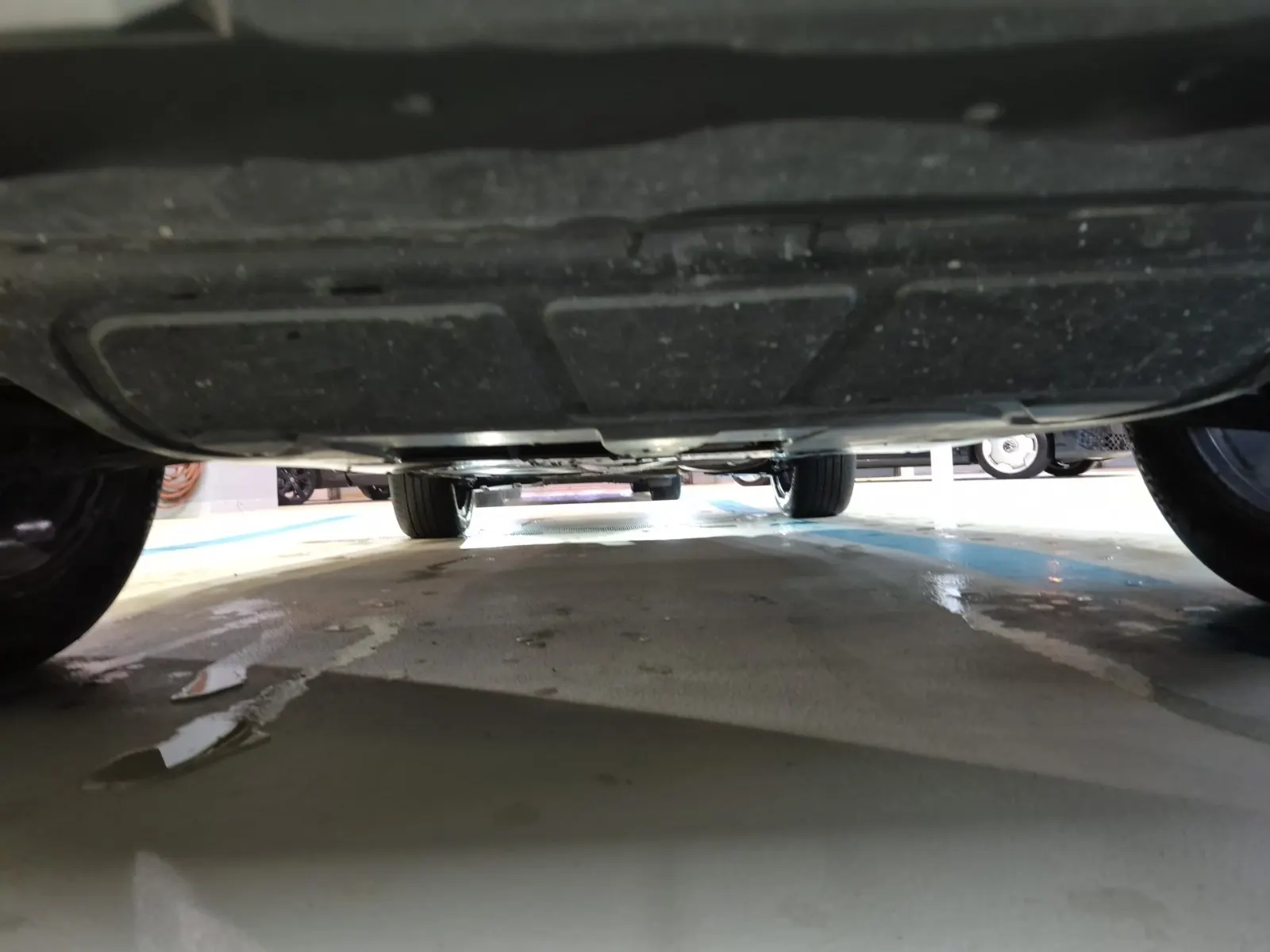 Undercarriage - Front Photo