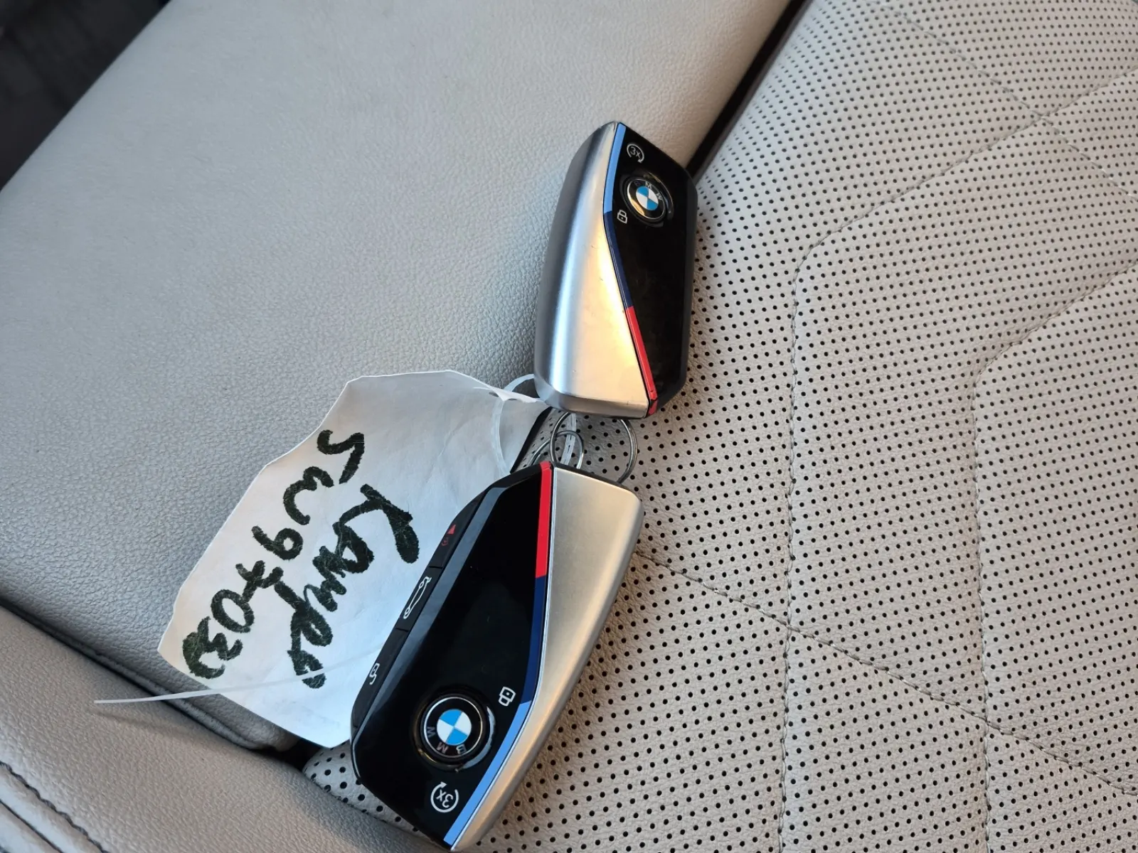 Keys/Fobs/Manual Photo