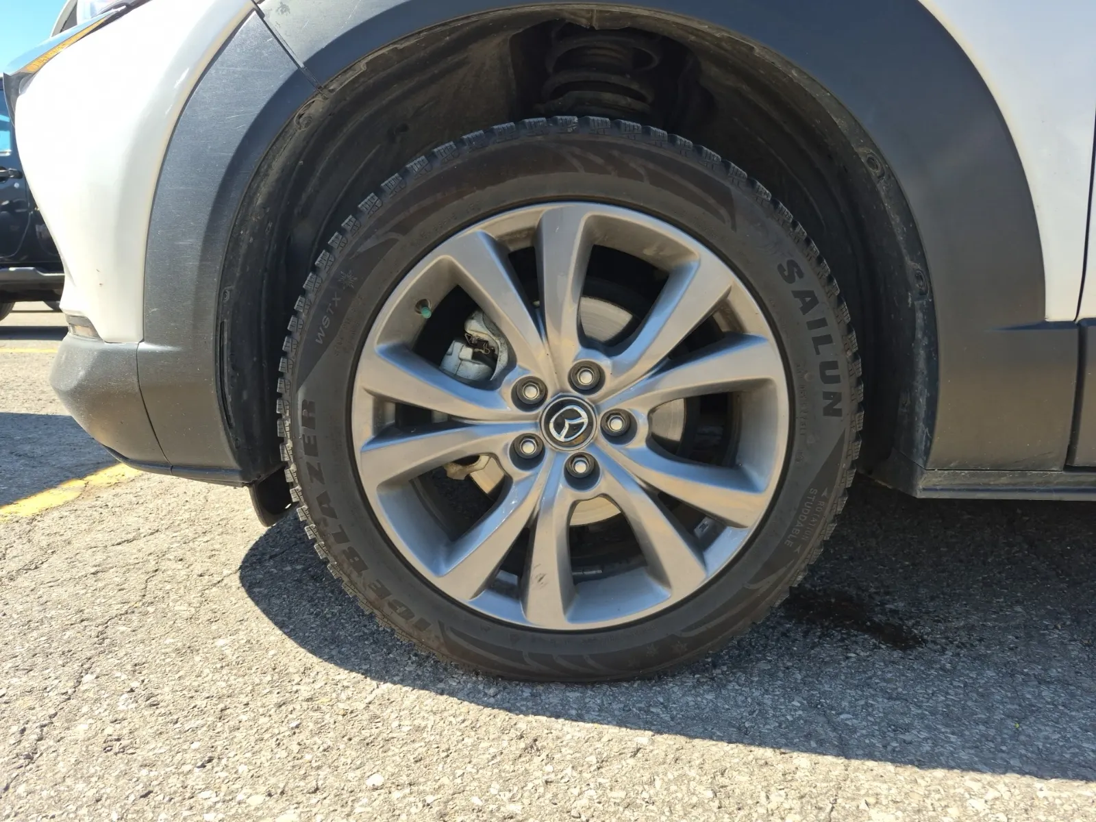 Front driver wheel/tire photo