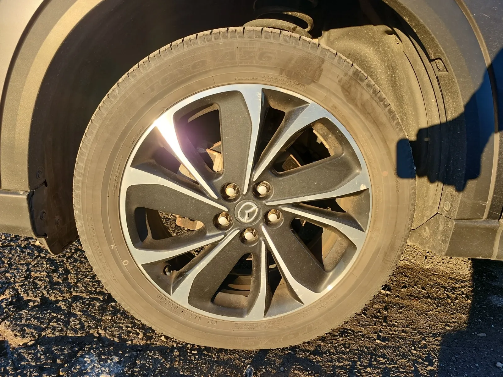 Front driver wheel/tire photo
