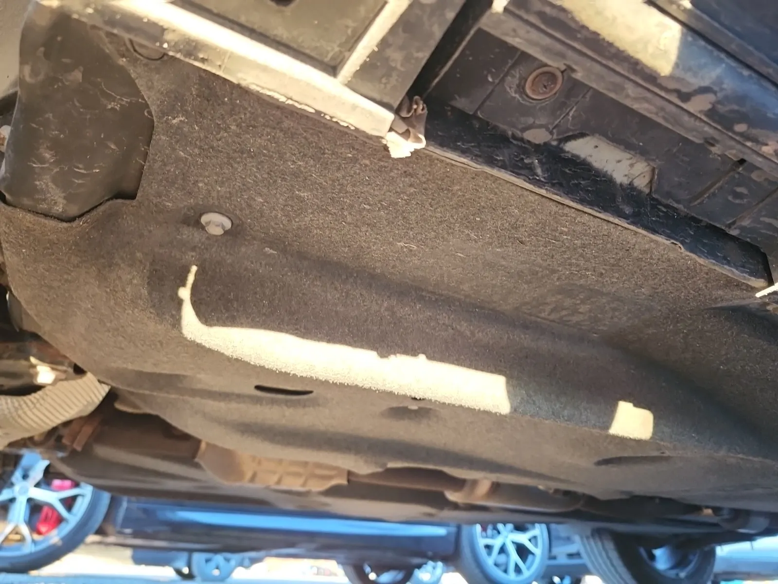 Undercarriage - Driver Photo