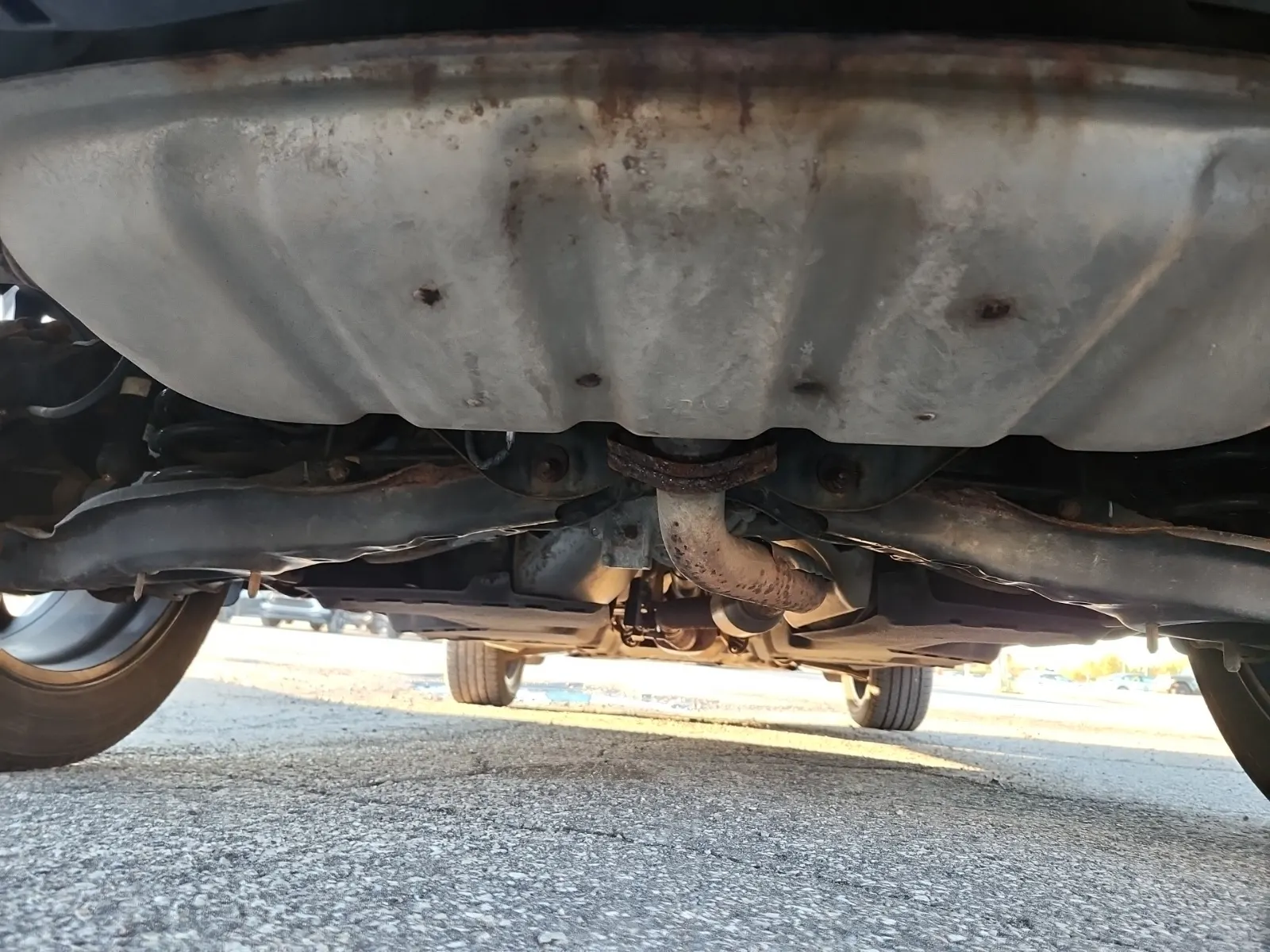 Undercarriage - Rear Photo
