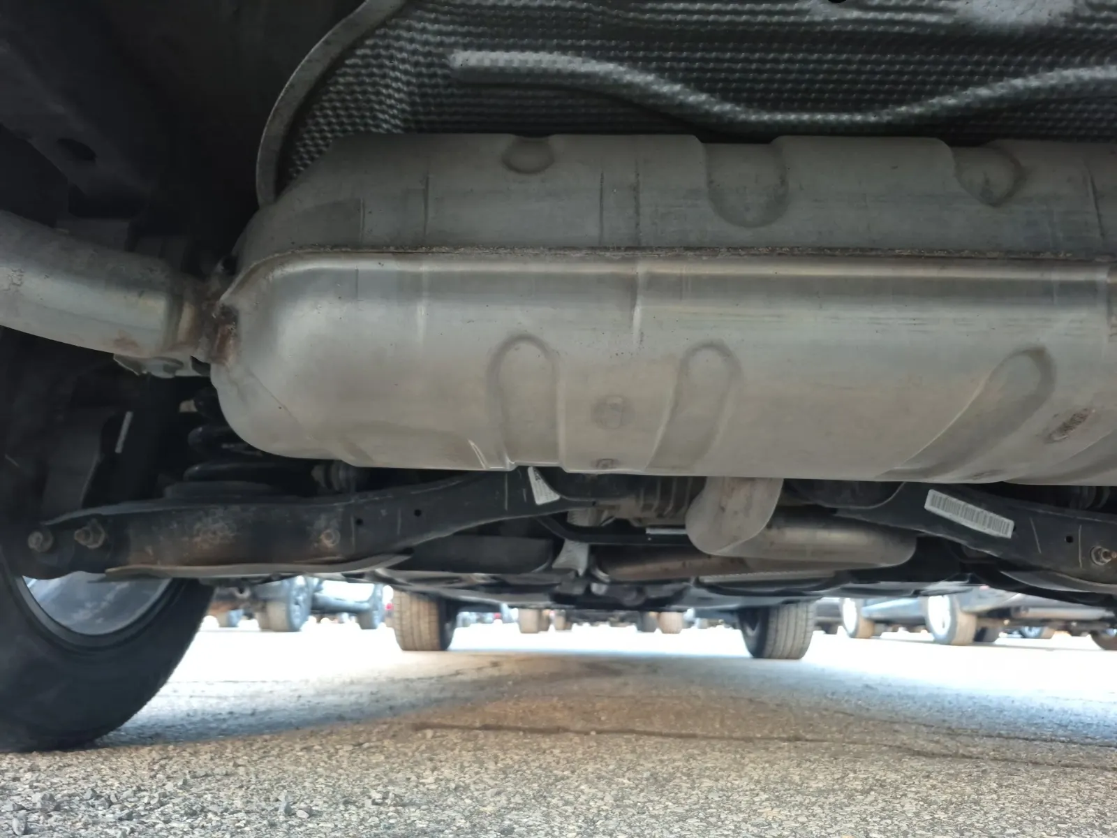 Undercarriage - Rear Photo