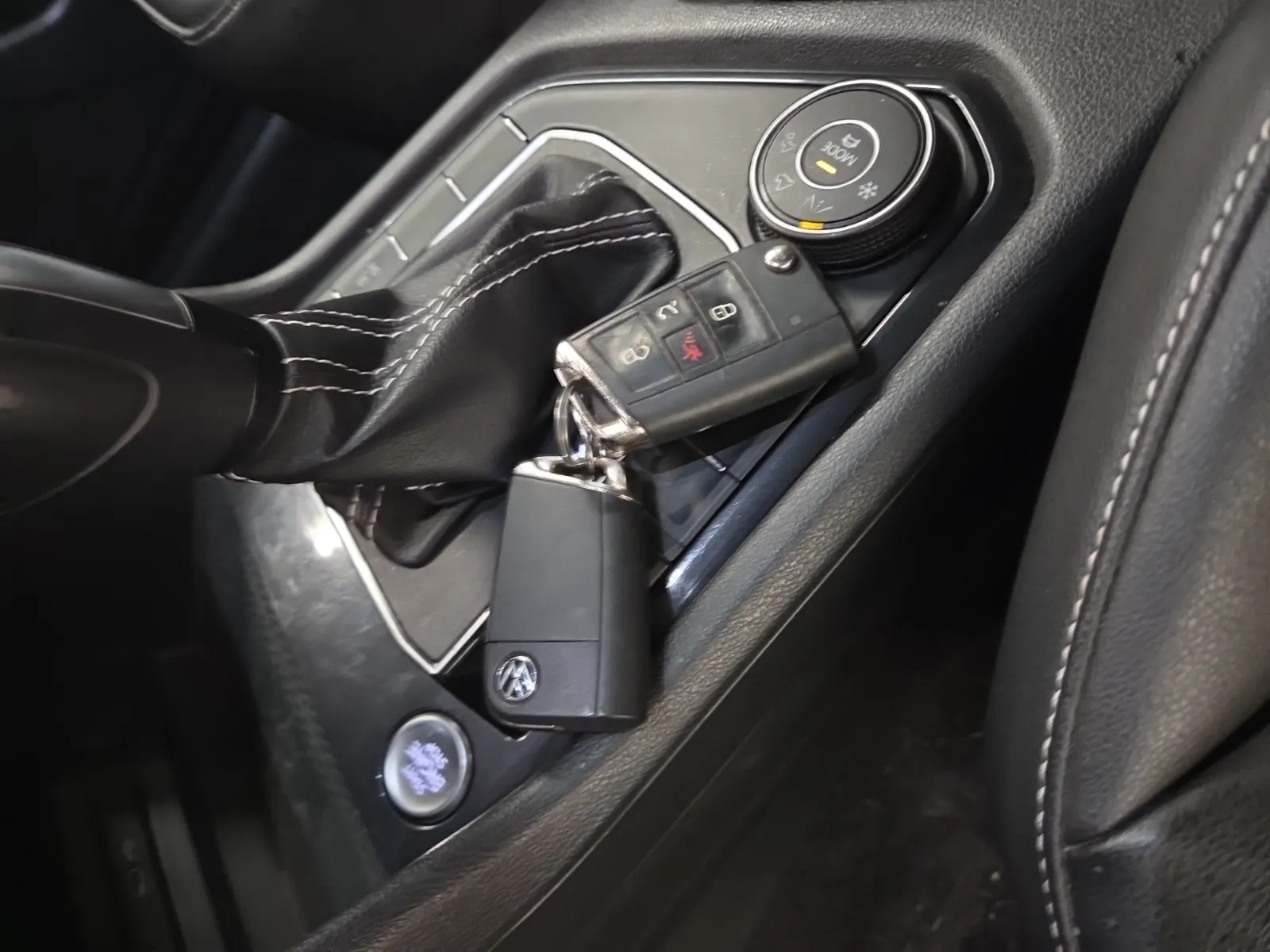 Keys/Fobs/Manual Photo
