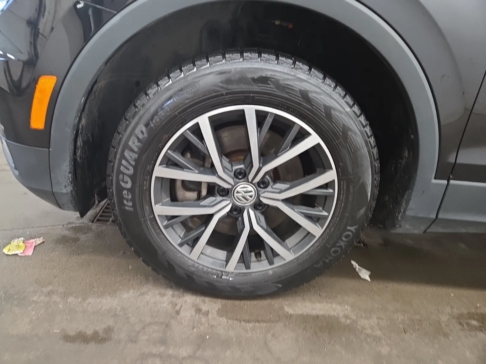 Front driver wheel/tire photo