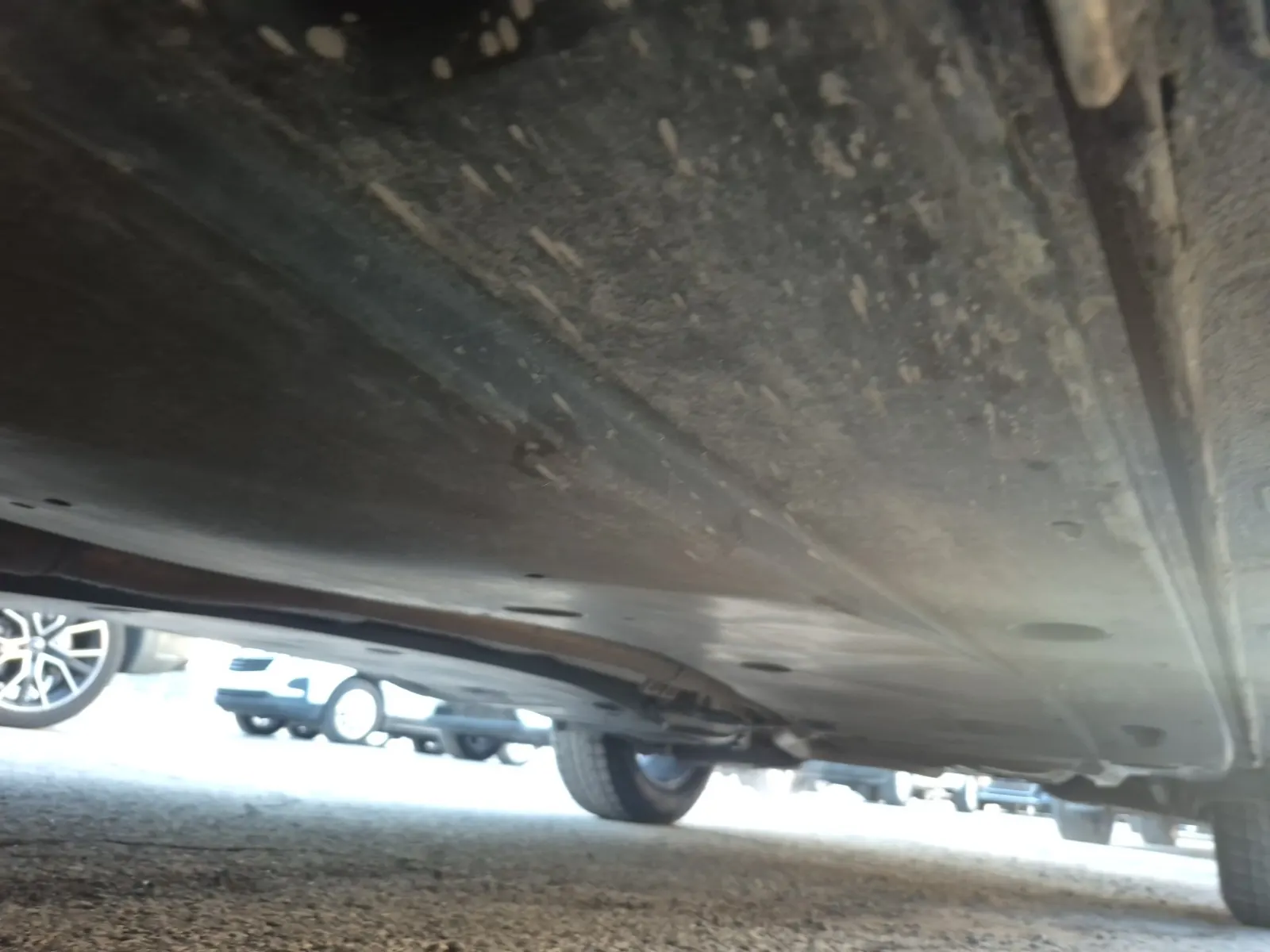 Undercarriage - Driver Photo