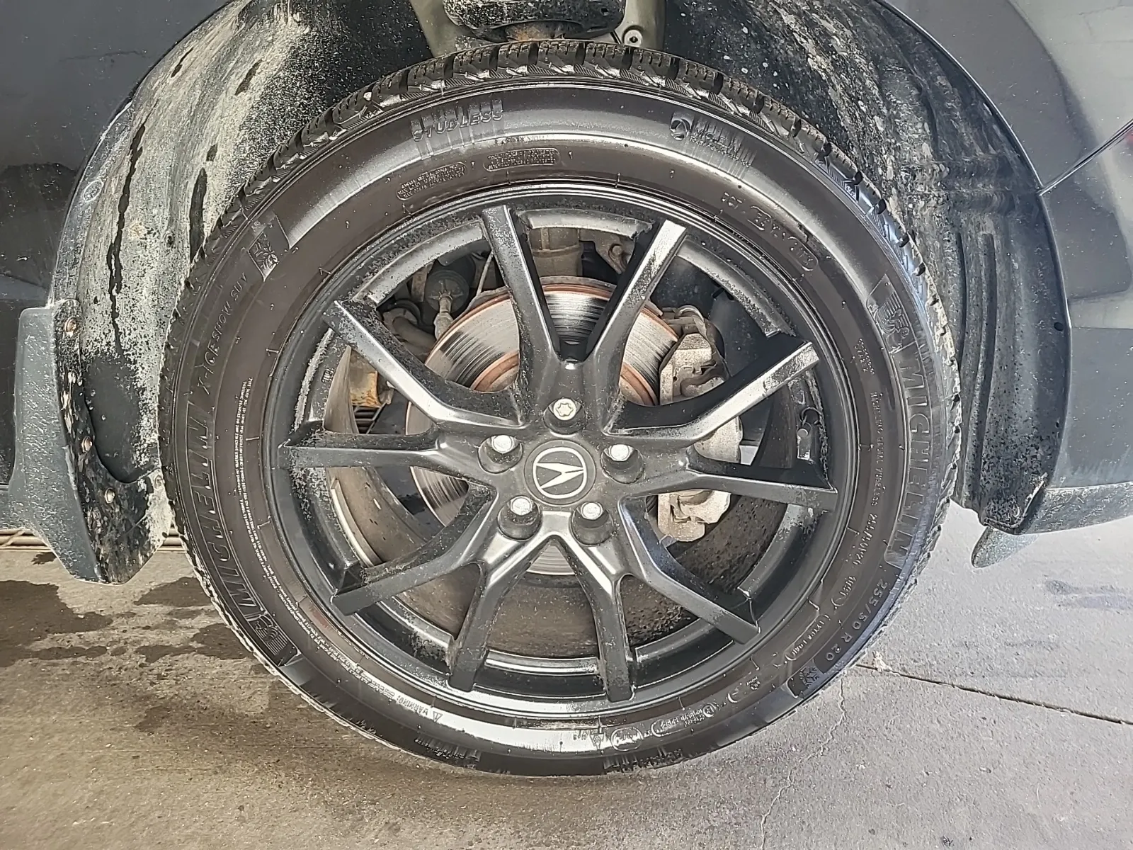 Right Front Wheel/Tire Photo