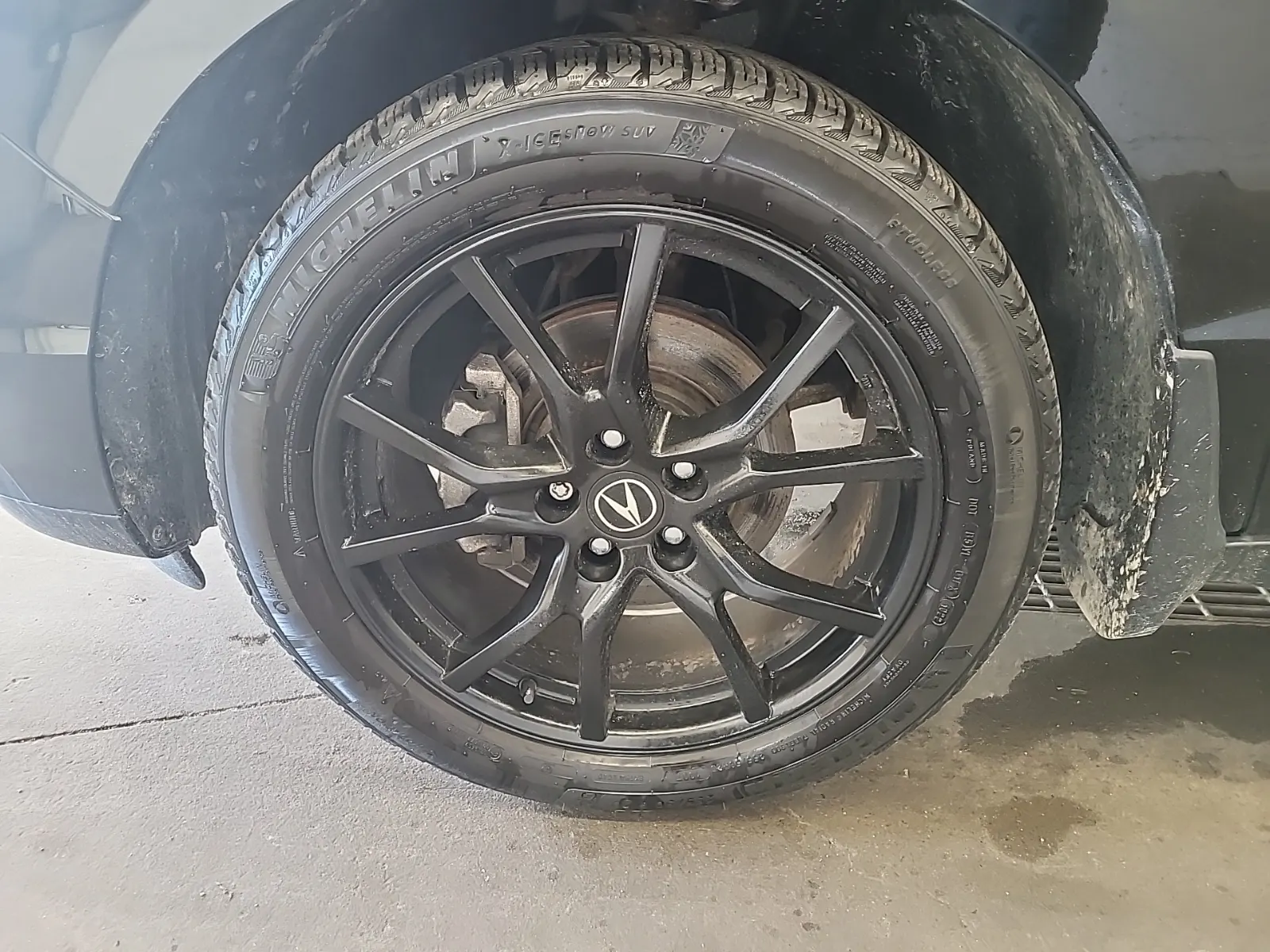 Front driver wheel/tire photo