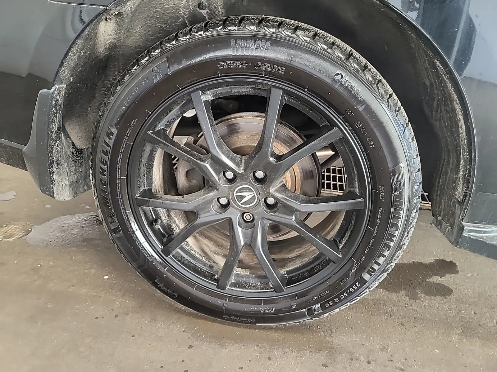 Right Rear Wheel/Tire Photo
