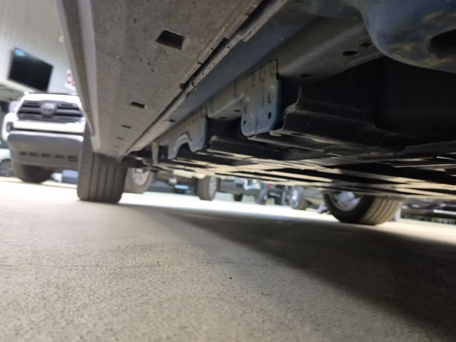 Undercarriage - Passenger Photo