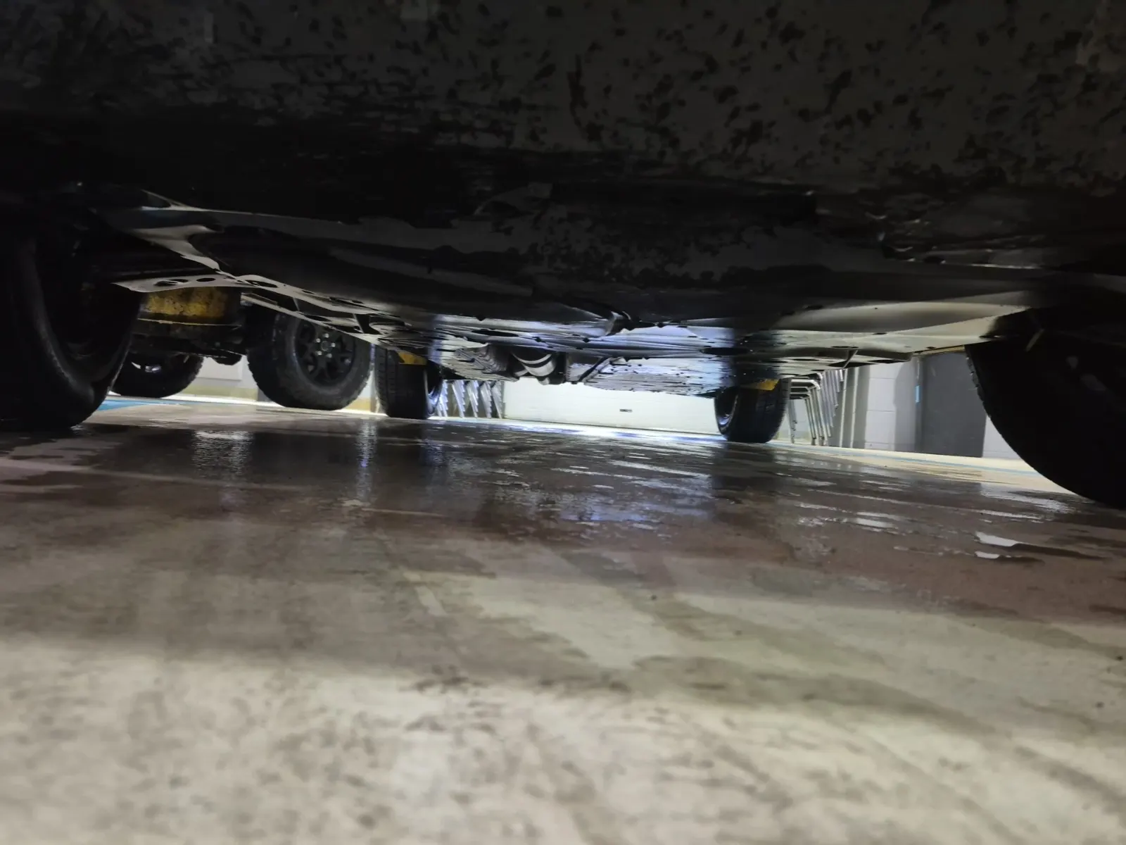 Undercarriage - Front Photo