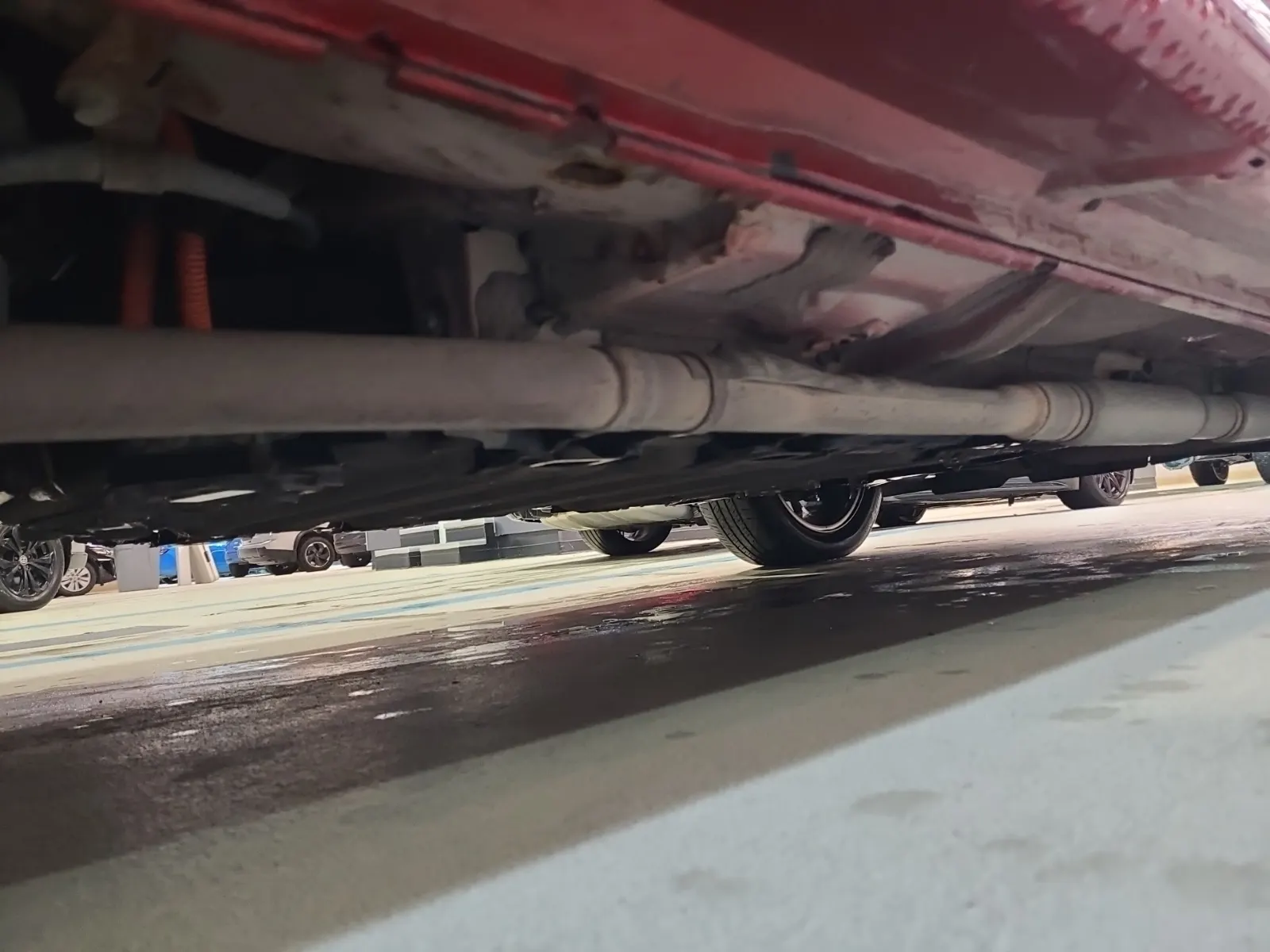 Undercarriage - Passenger Photo
