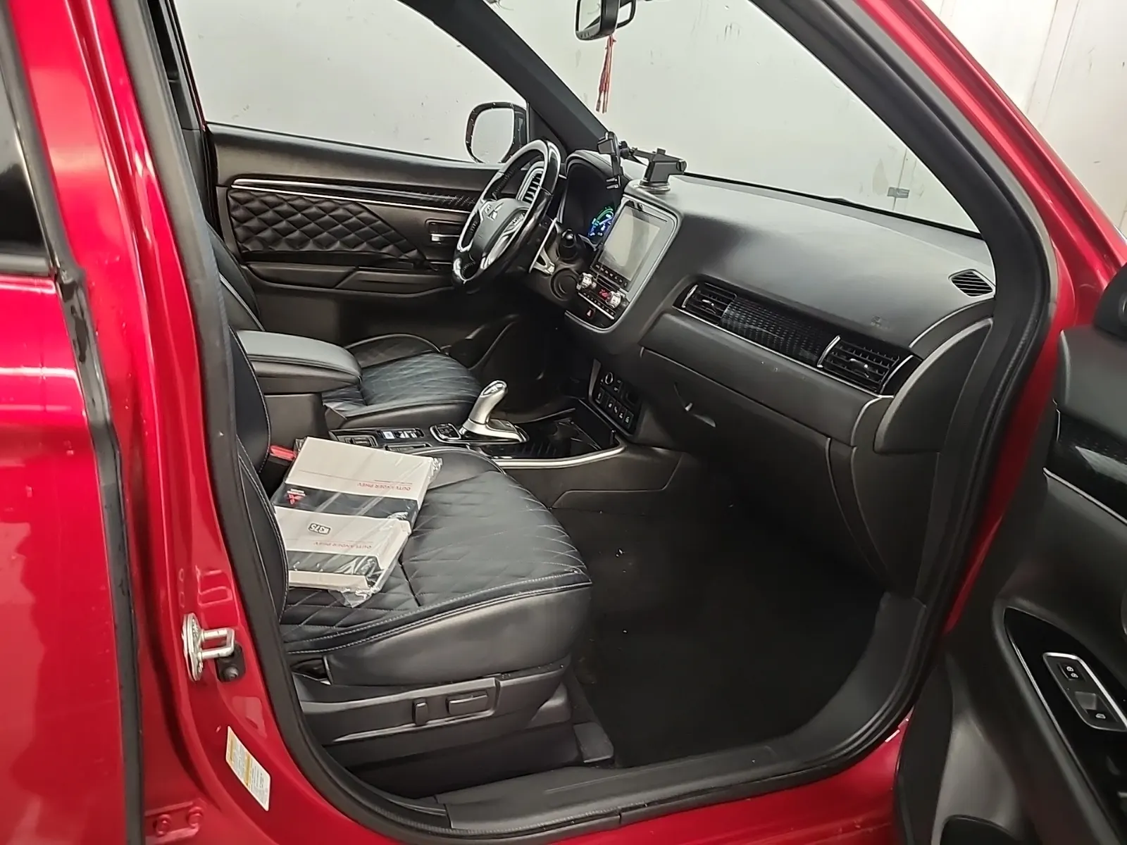 Right Side Interior Photo