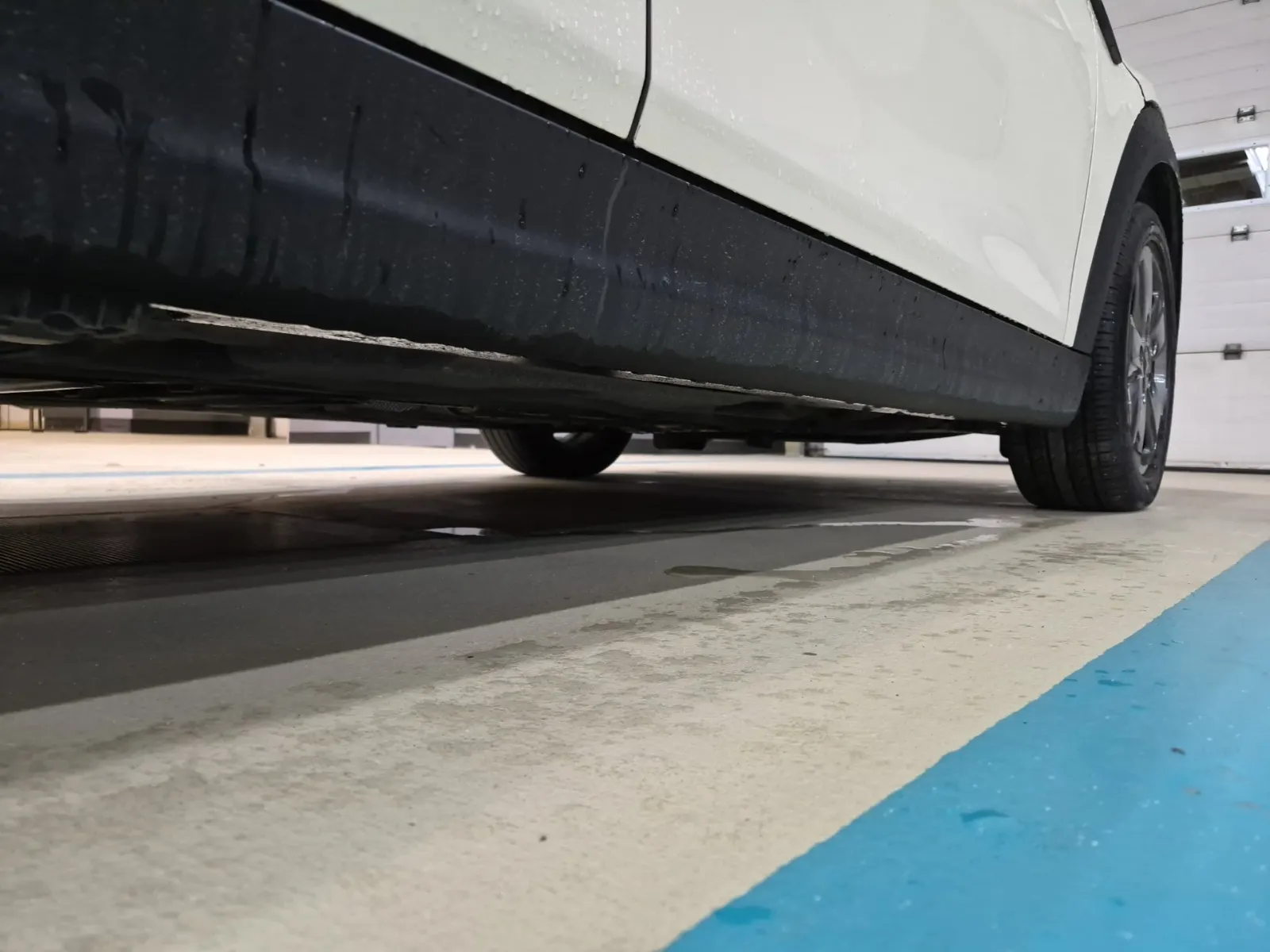 Undercarriage - Passenger Photo
